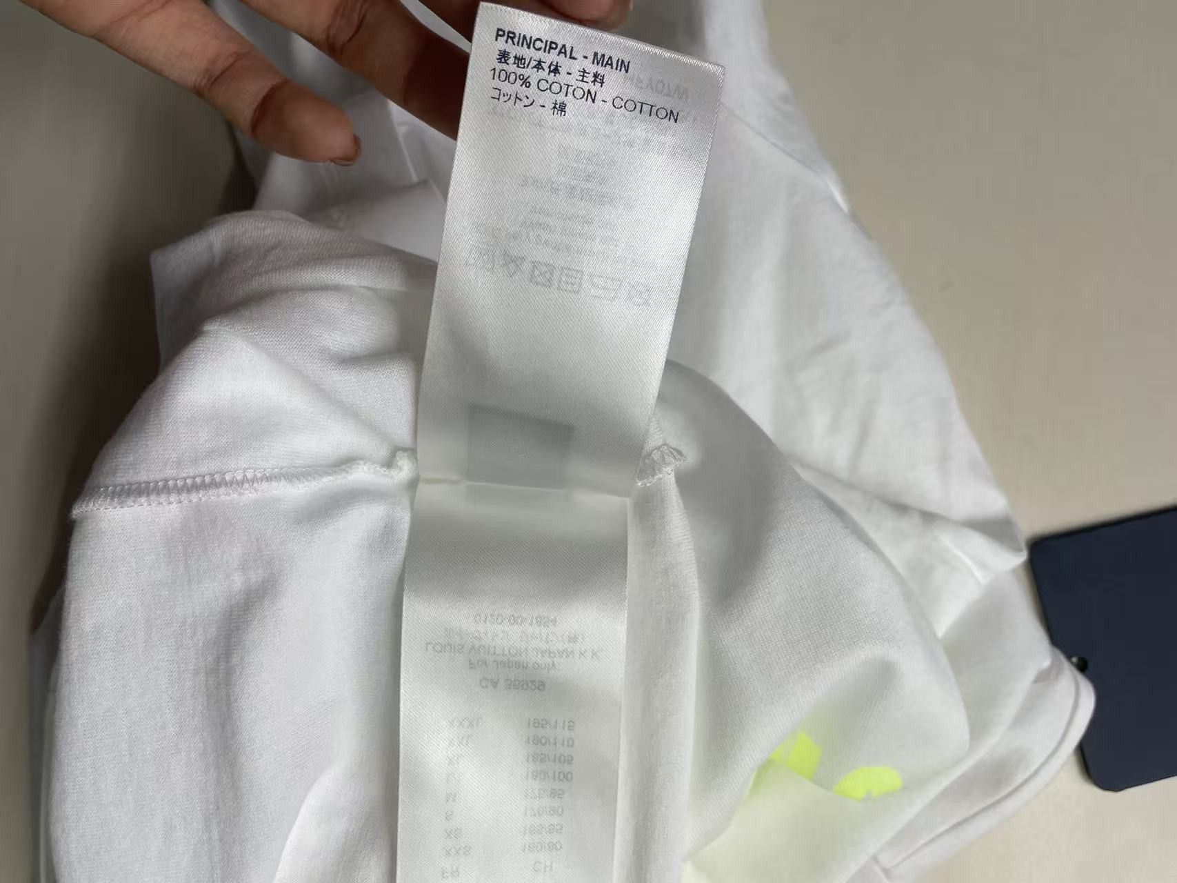 Louis Vuitton Louis Vuitton Vivienne Forever White Short Sleeve T-Shirt Size L / US 10 / IT 46 - 9 Thumbnail
