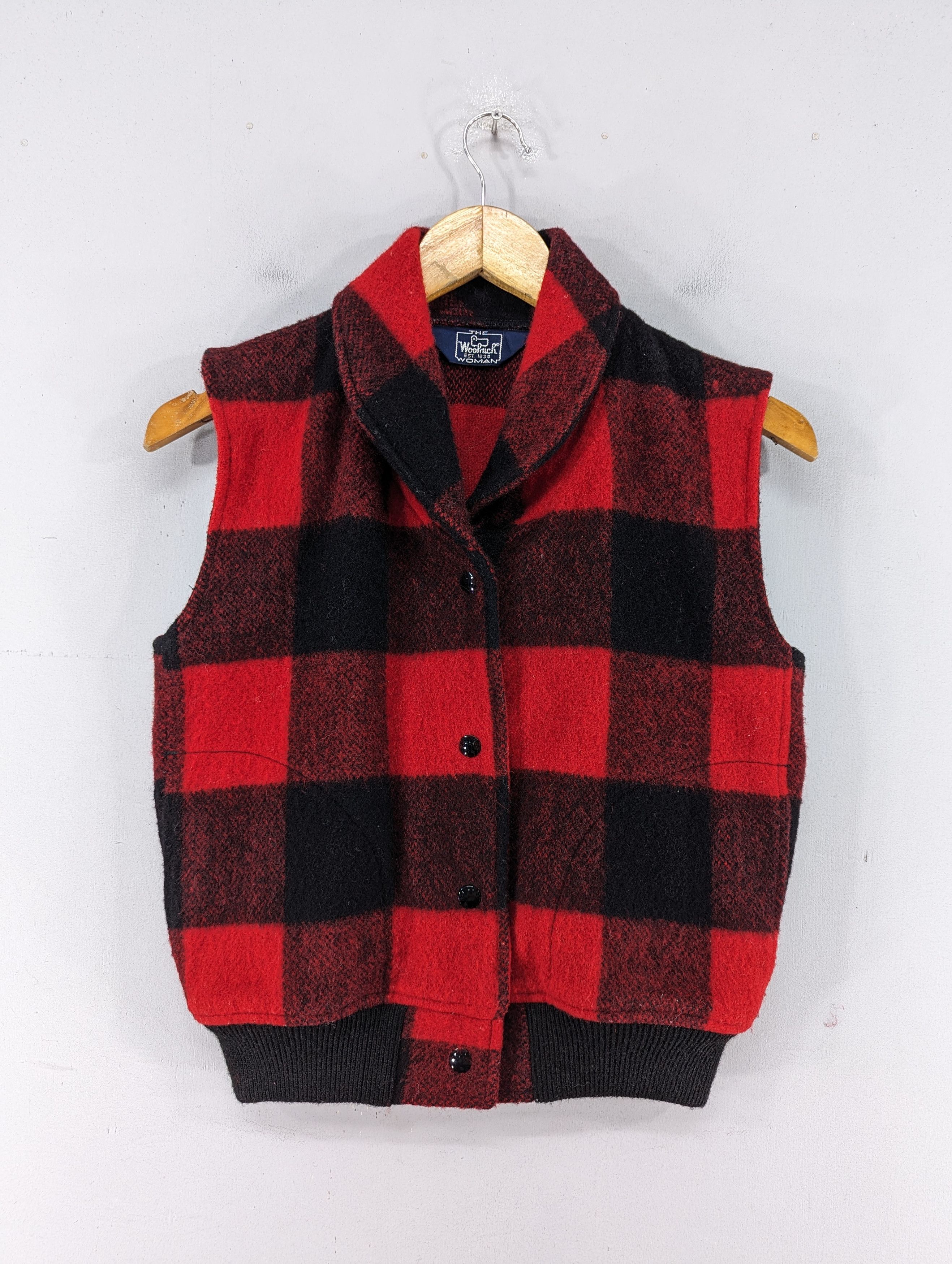 image of Made In USA x Vintage Woolrich Women's Hunting Vest Buffalo Plaid in Black Red (Size Small)