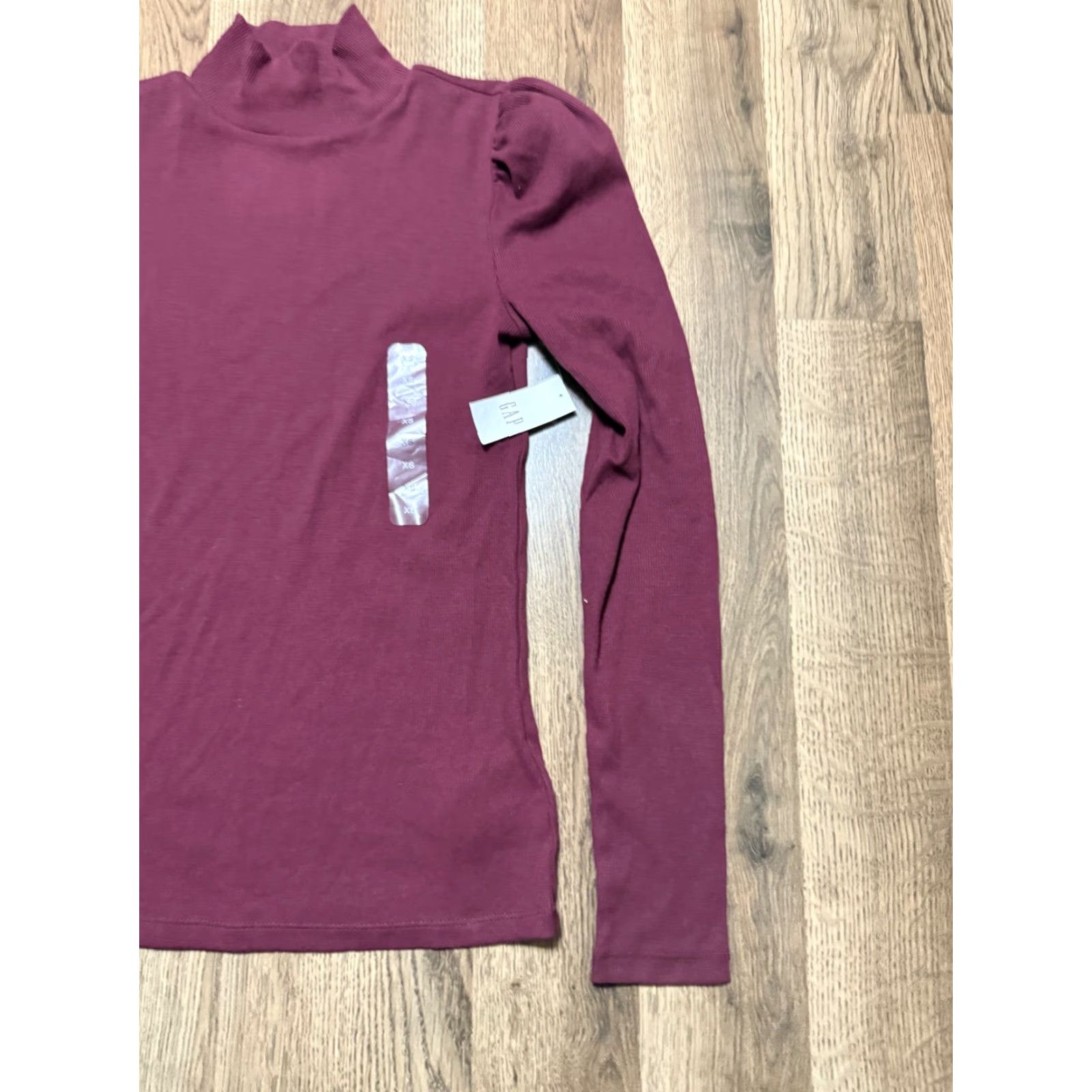Gap GAP Shirt, Women’s XS, Red Burgundy, Long Sleeve, Mock Neck, Puff Sleeve, NWT, T-Shirt Size XS / US 0-2 / IT 36-38 - 4 Thumbnail