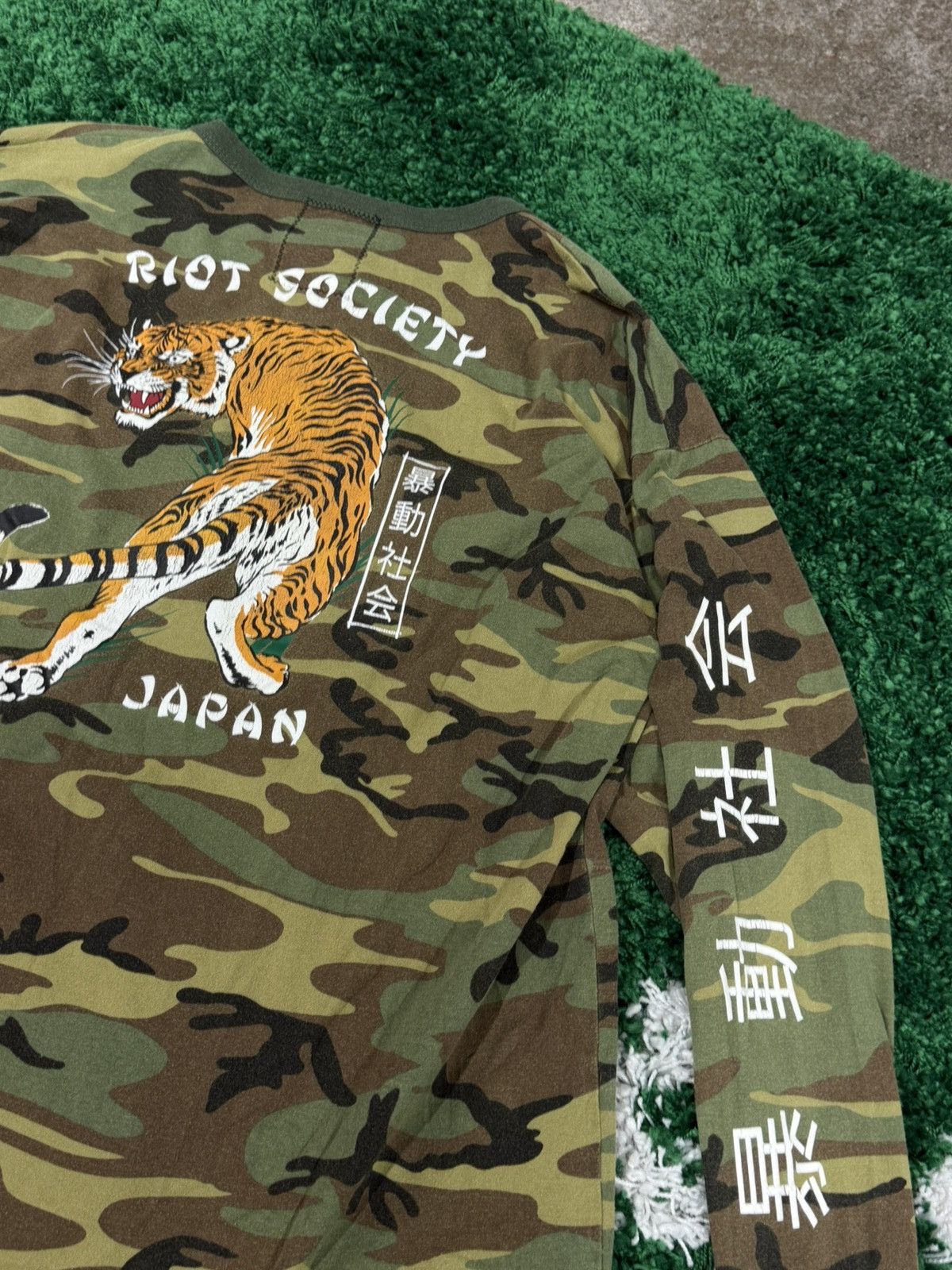 Riot Society Riot Society Camo Tiger Japanese Script Long Sleeve 2XL Size US XXL / EU 58 / 5 - 4 Thumbnail