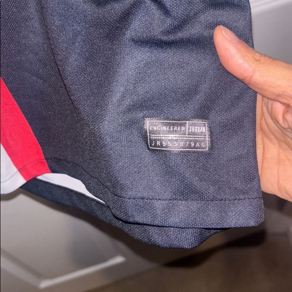 Jordan Brand PSG Paris Saint-Germain Jordan Soccer Jersey Sz Large Size US L / EU 52-54 / 3 - 3 Thumbnail