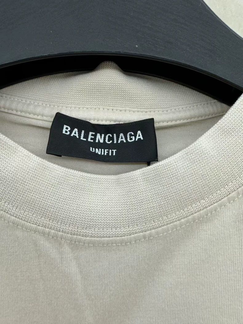 Balenciaga Balenciaga Short sleeve with letters on the back Size US S / EU 44-46 / 1 - 3 Thumbnail