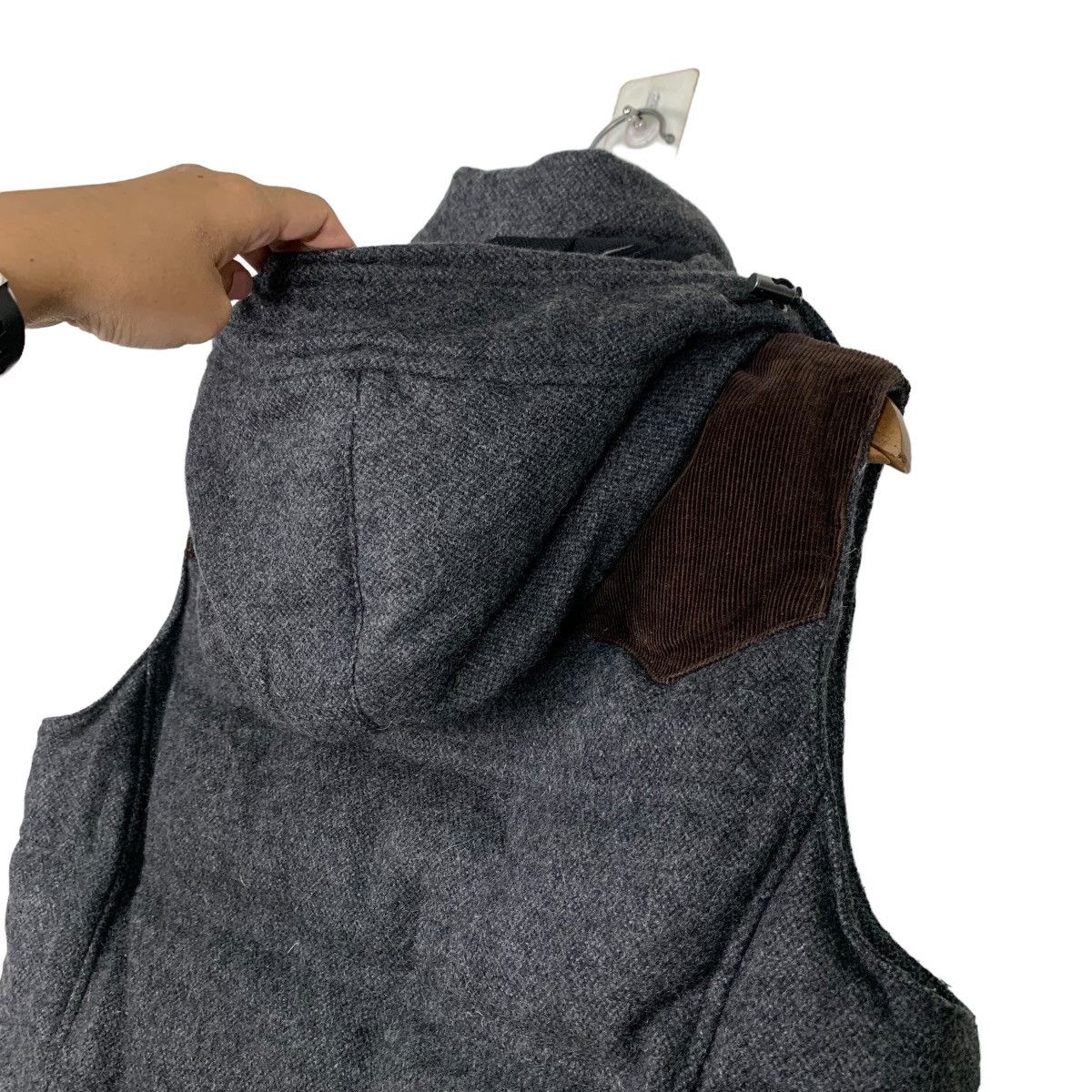5351 POUR LES HOMMES 5351 Pour Les Hommes Hooded Puffer Vest #0529-C24 Size US M / EU 48-50 / 2 - 8 Thumbnail