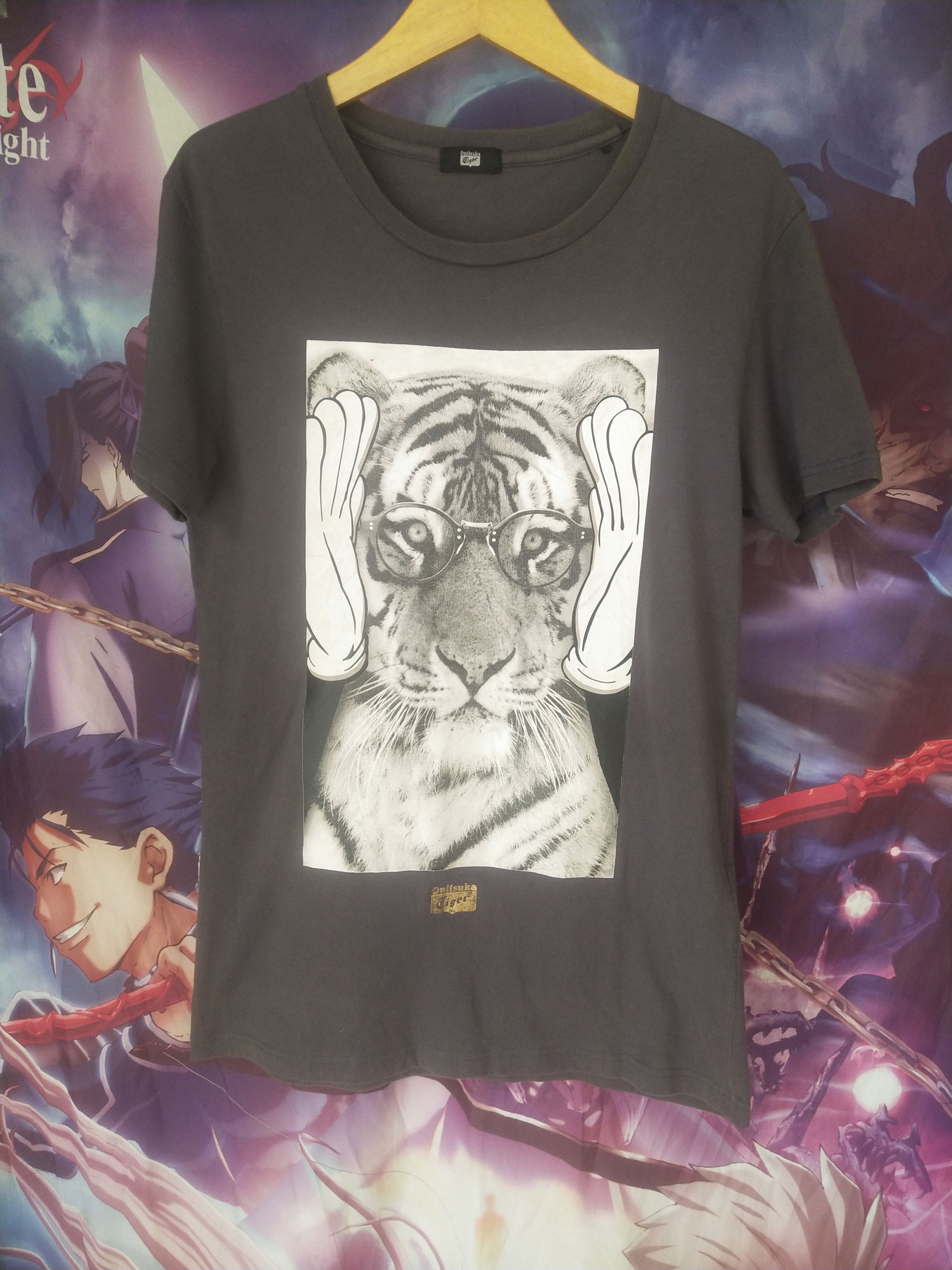 Onitsuka Tiger Onitsuka Tiger Quirky Glasses Tiger Gloves Graphic T-Shirt Size US S / EU 44-46 / 1 - 1 Thumbnail