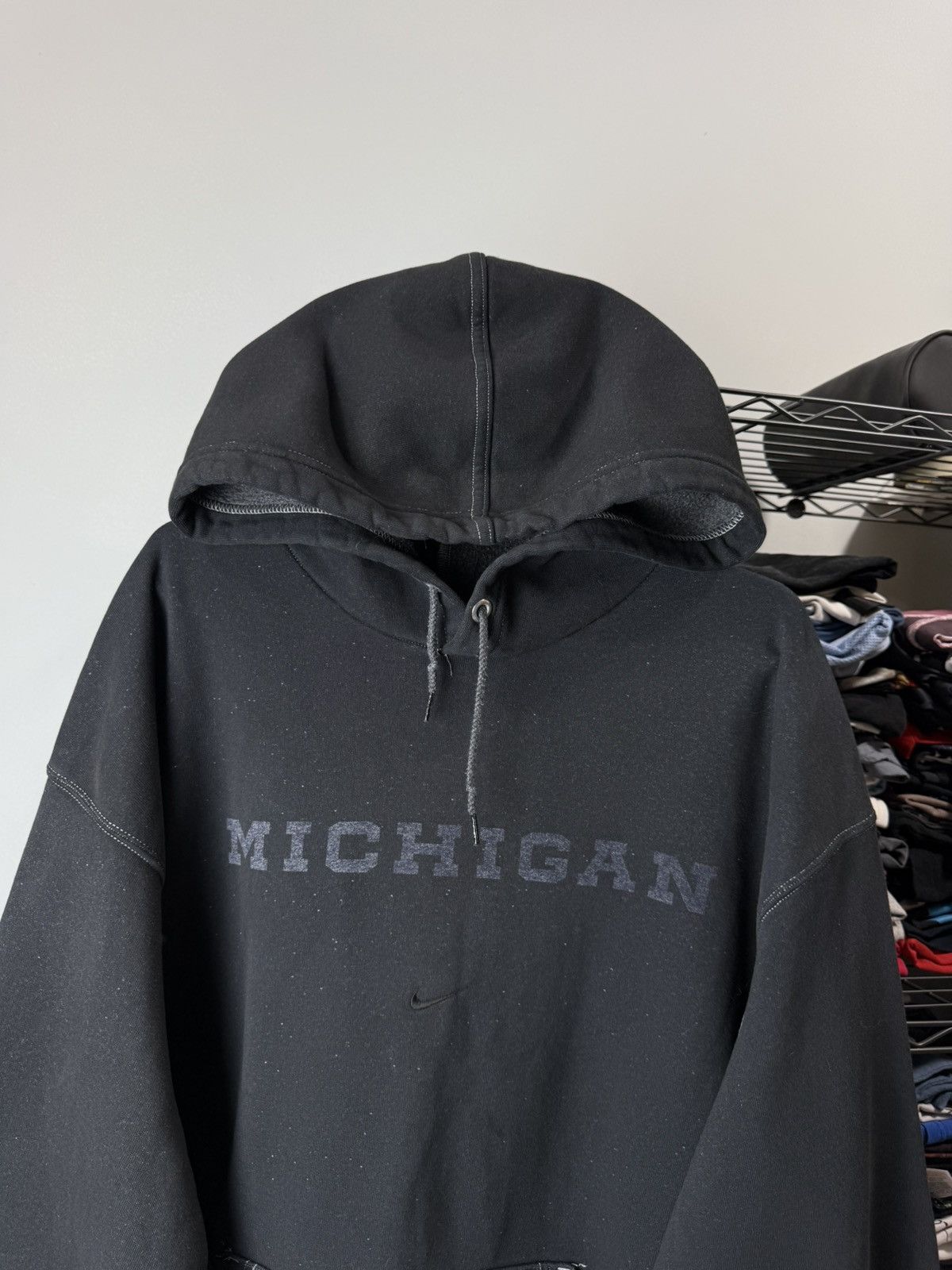 Nike Rare! Vintage Nike Michigan Center Logo Hoodie Travis Scott Size US XXL / EU 58 / 5 - 2 Thumbnail