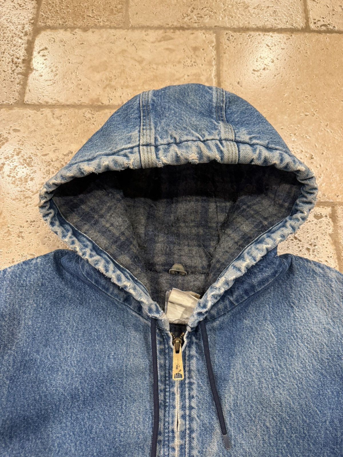 Carhartt Vintage Carhartt Denim Blanket Lined Thrashed Hooded Jacket Size US XL / EU 56 / 4 - 9 Thumbnail