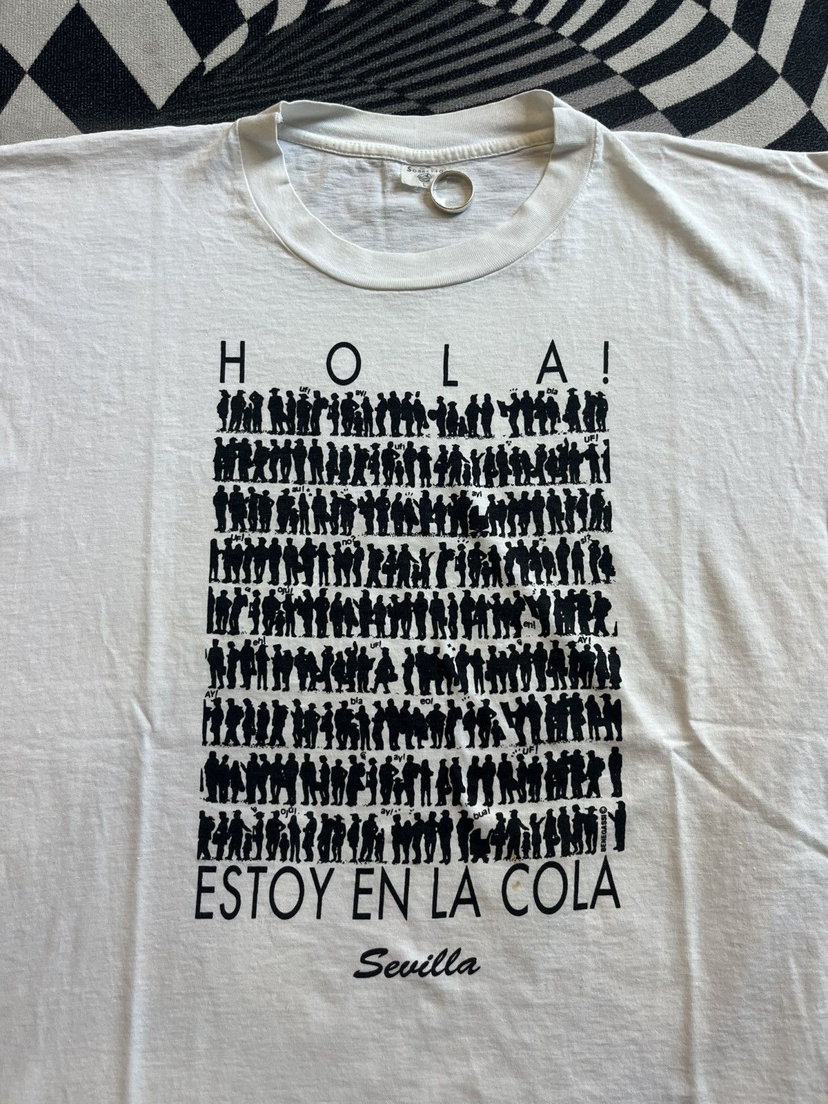 Arts & Science Vintage 90s HOLA Sevilla Spain Souvenir Tee Size US L / EU 52-54 / 3 - 5 Thumbnail