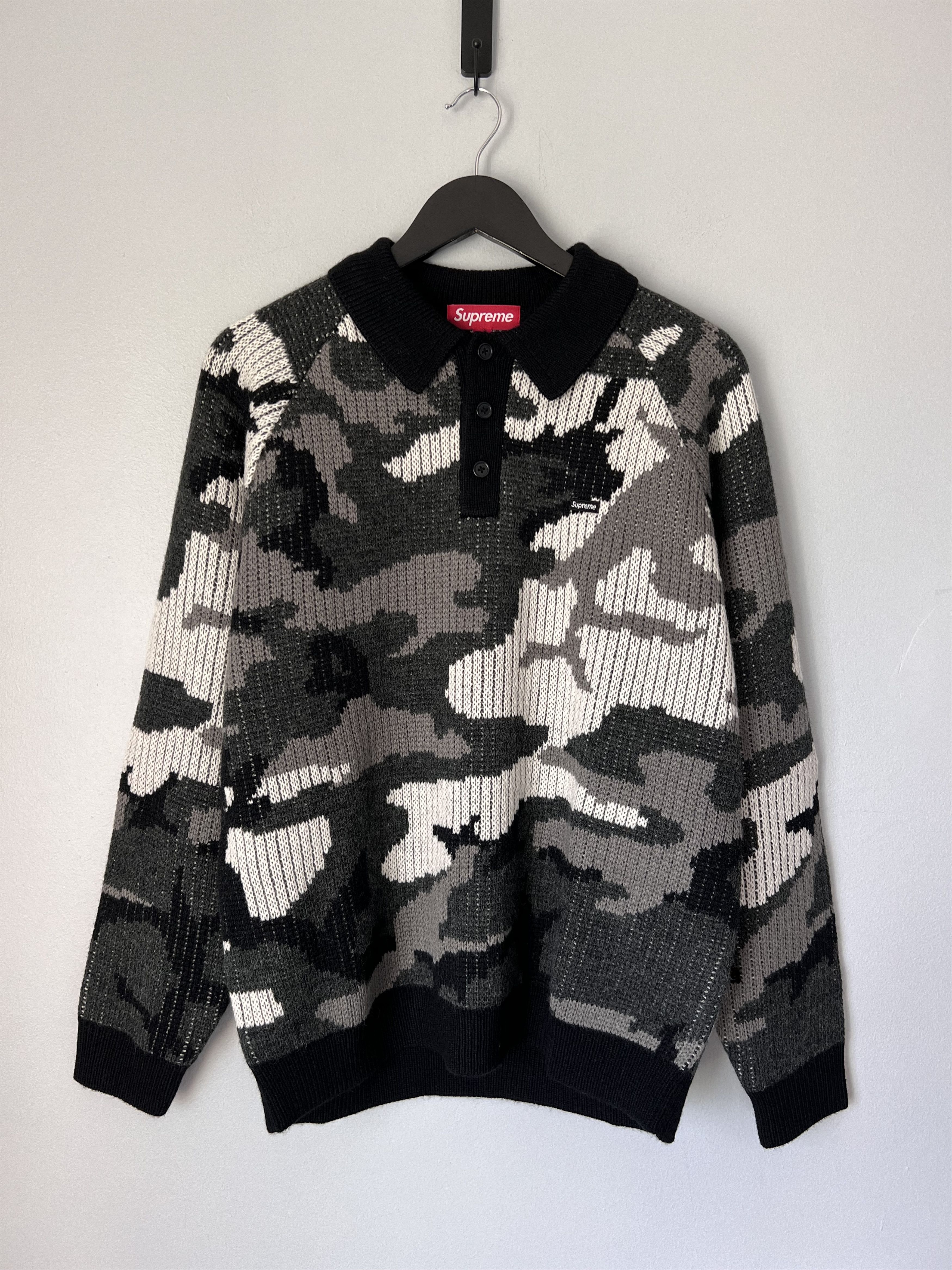 トップス supreme Old English Printed Sweater camo Supreme Old English Printed Sweater Mossy Oak Trebark Camo