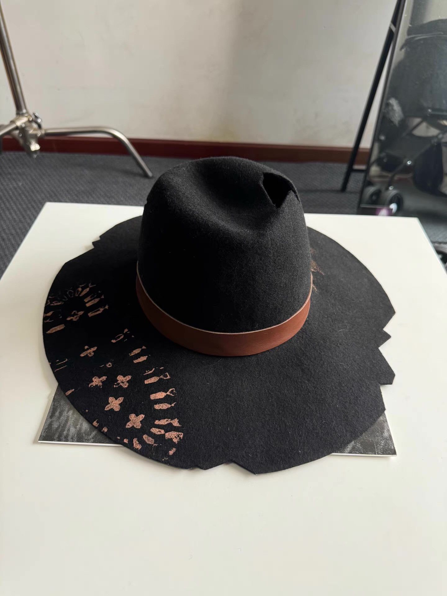 Vivienne Westwood Vivienne Westwood Distressed Wool Hat Q17 Size ONE SIZE - 1 Thumbnail