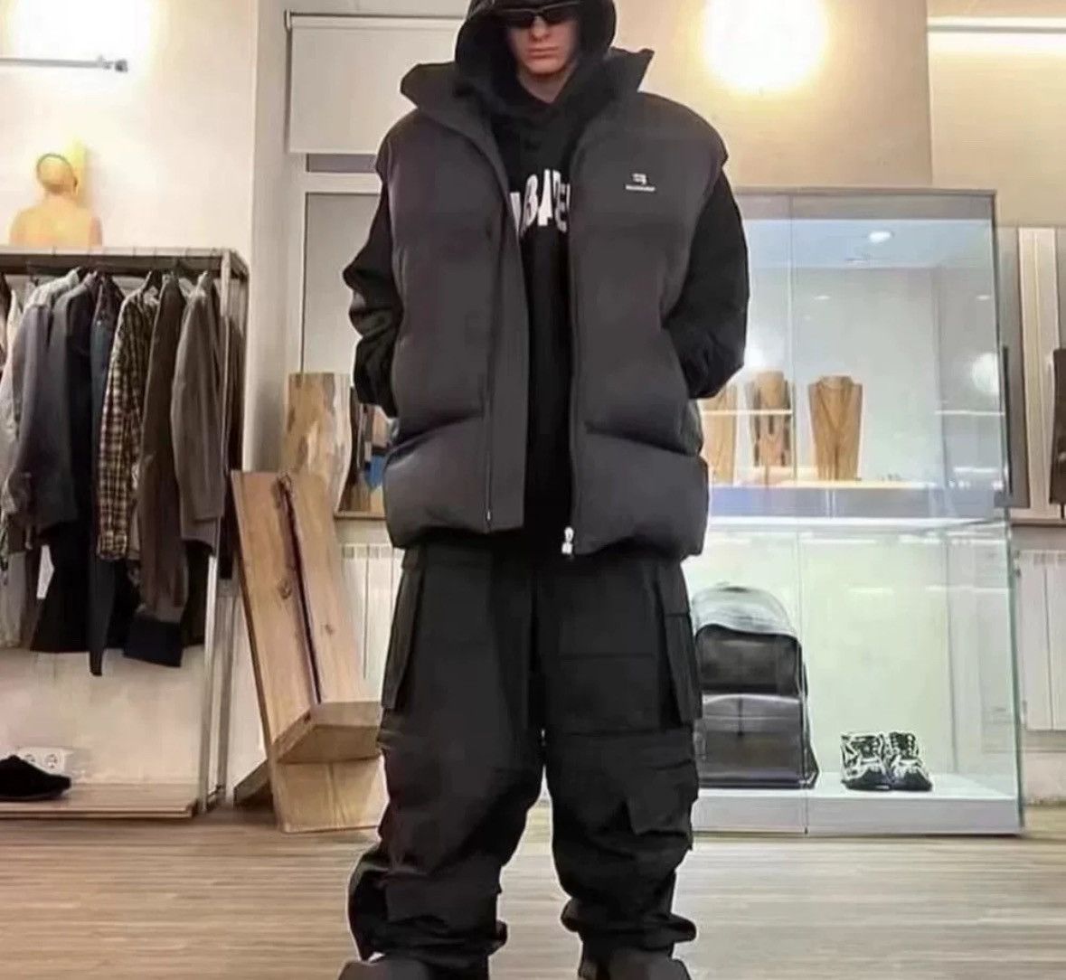 Balenciaga Balenciaga Show Style Sporty B-ultrasound Large Down Vest Size US S / EU 44-46 / 1 - 6 Thumbnail