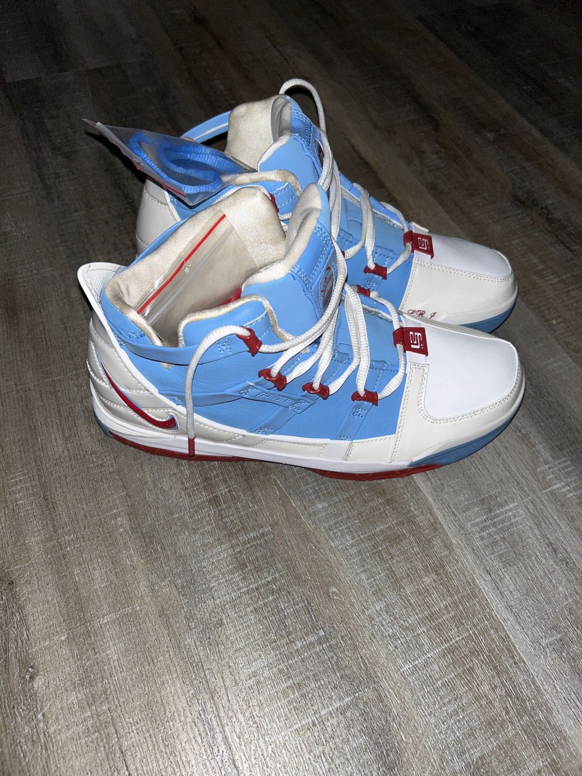 Nike Nike LeBron zoom 3 Size 10.5 Size US 10.5 / EU 43-44 - 2 Thumbnail