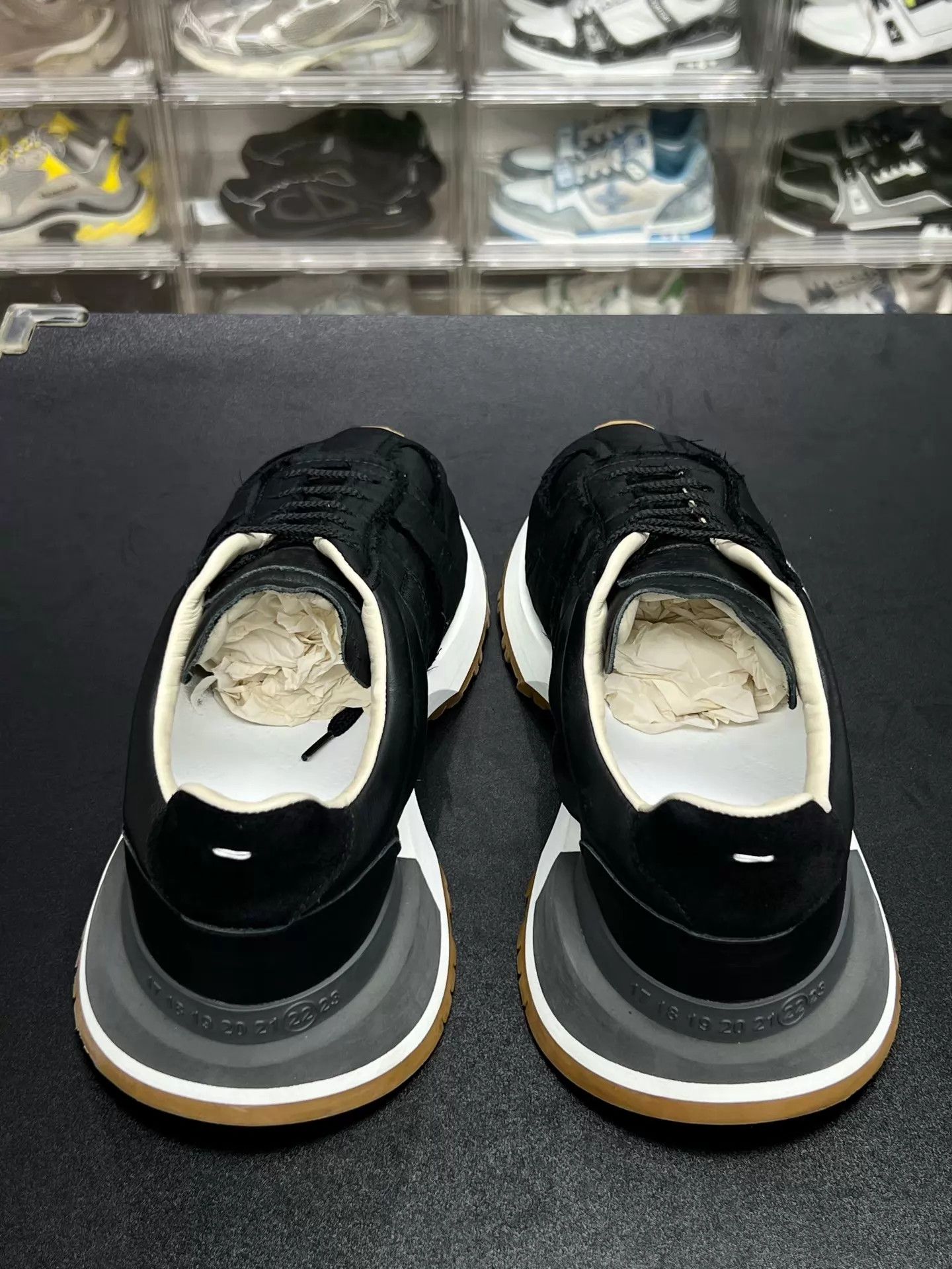 Maison Margiela Maison Margiela Runner Low Top Sneaker Black 42 Like New Size US 9 / EU 42 - 7 Thumbnail