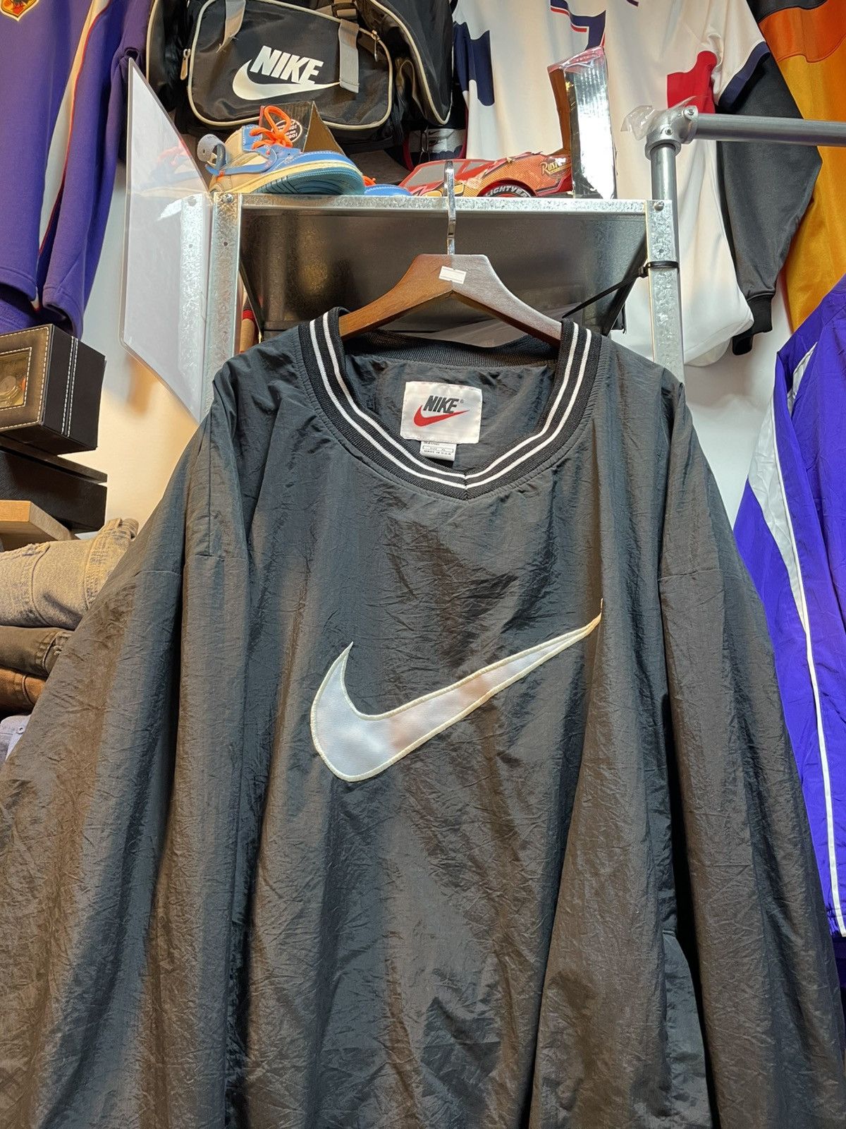 Nike Vintage Nike Bog Logo V-Neck Windbreaker Size US XL / EU 56 / 4 - 2 Thumbnail