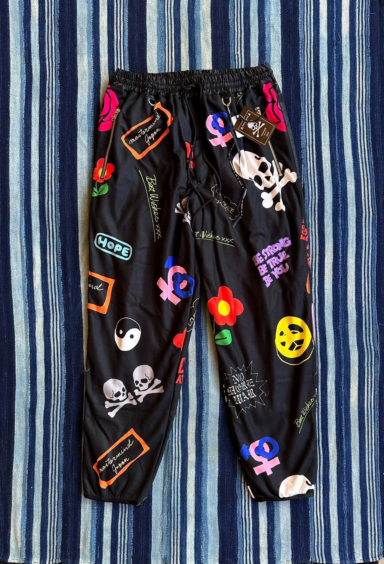 Mastermind Japan Black Graphic Print Casual Pants Size 34 Size US 34 / EU 50 - 1 Thumbnail
