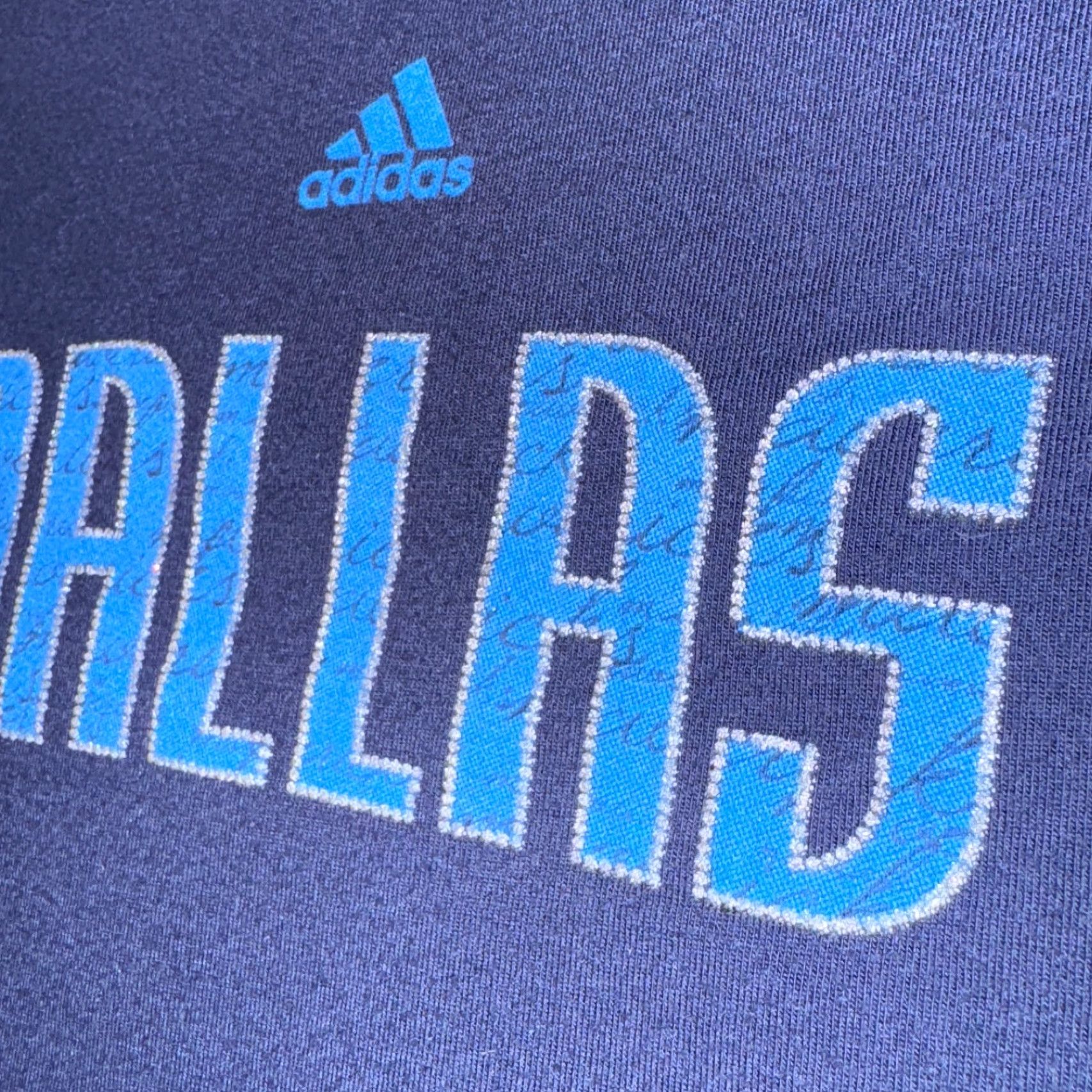 Adidas Adidas Dallas Mavericks Logo Graphic Navy Blue Tshirt L Crew Neck Casual Short Sleeve Women Regular Cotton Blend Jersey Logo Shirt Size L / US 10 / IT 46 - 2 Thumbnail