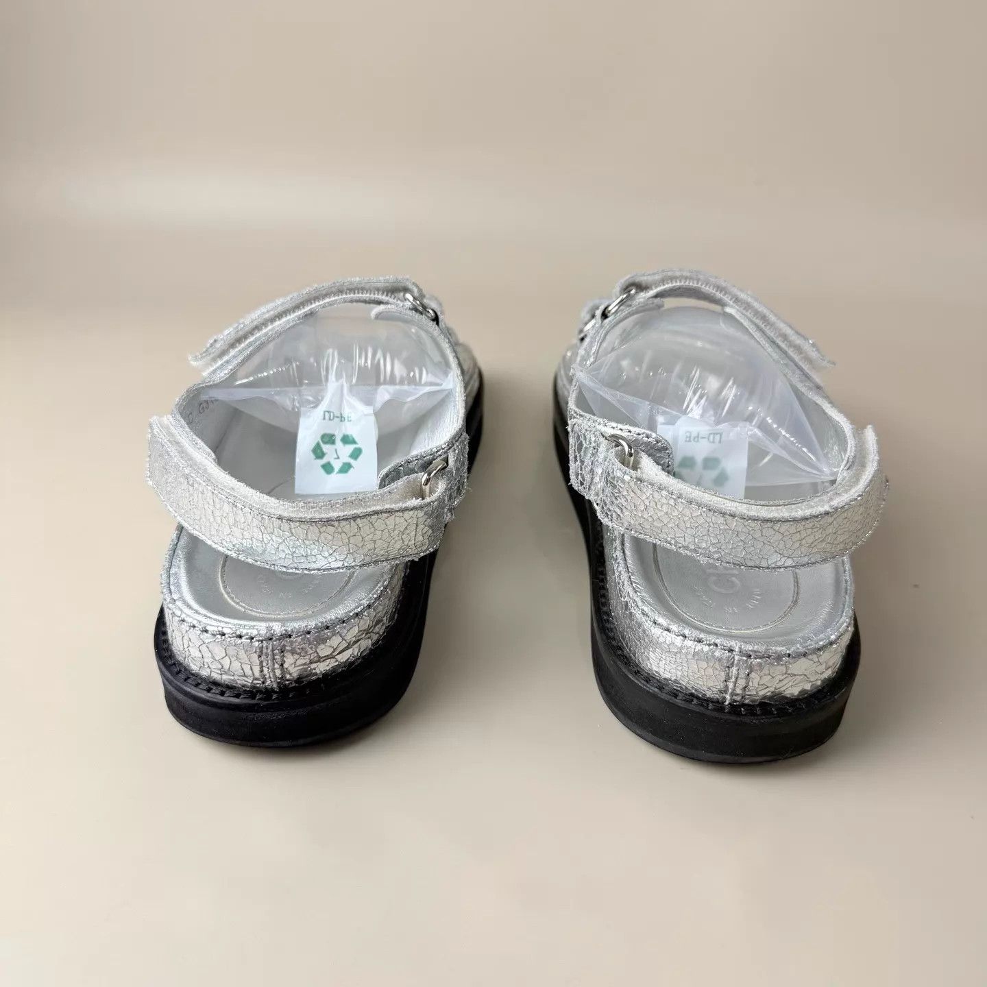 Chanel Chanel Silver CC Cracked Leather Sandals 37 EU 99 New Size US 6.5 / IT 36.5 - 3 Thumbnail