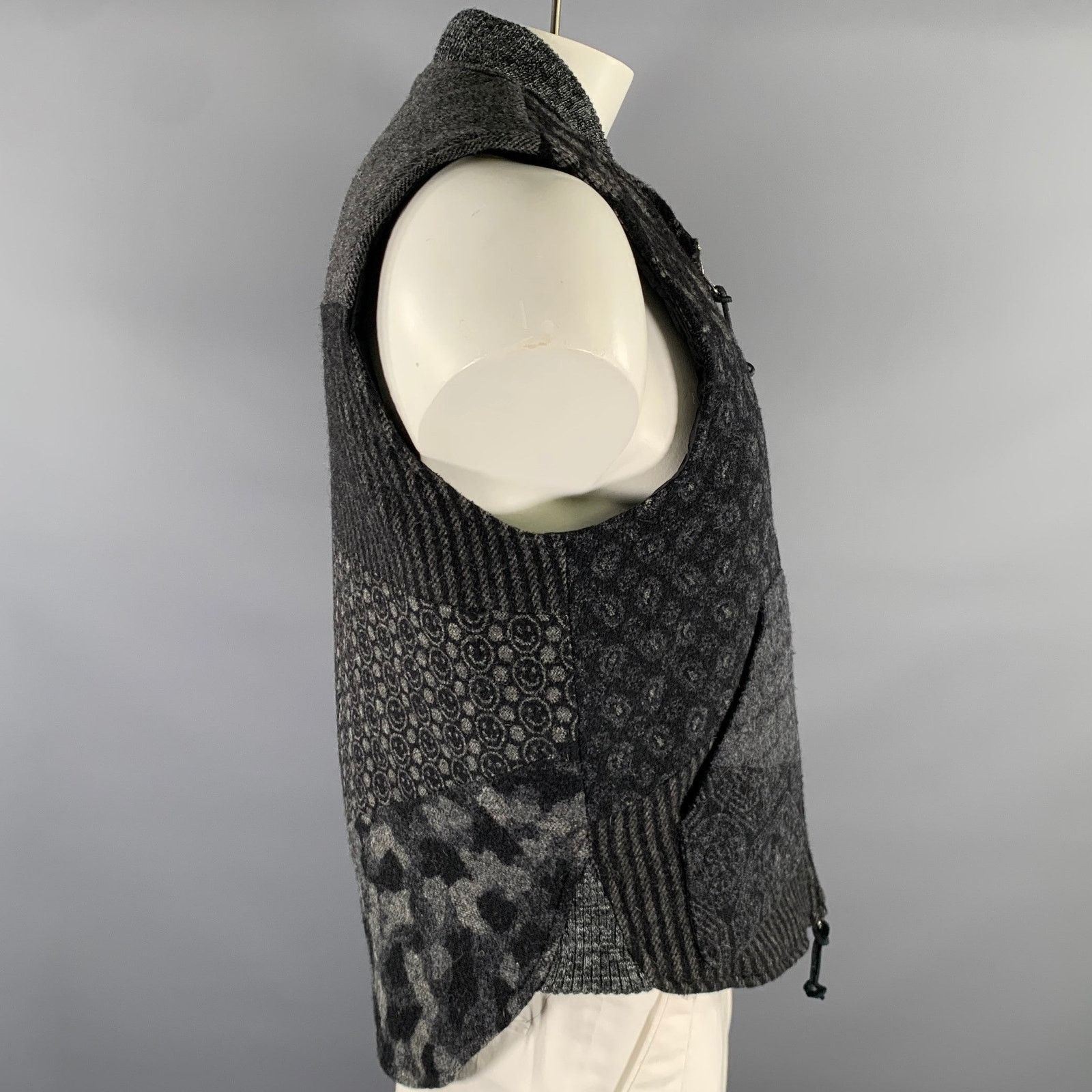 Monitaly MONITALY Size 44 Black Grey Mixed Patterns Padded Vest Size US S / EU 44-46 / 1 - 3 Thumbnail