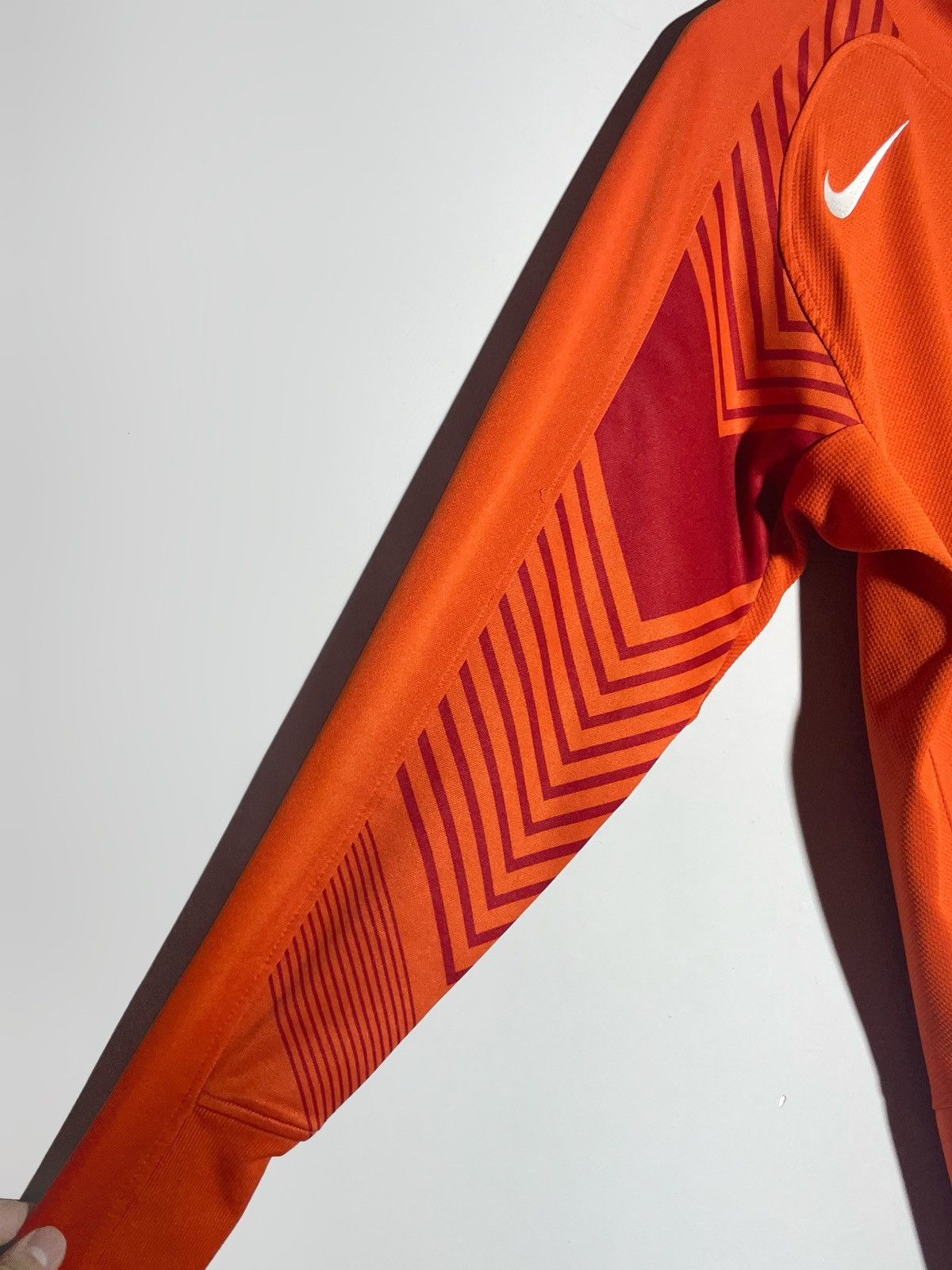 Nike × Vintage Juventus FC Nike 2005/06 Goalkeeper Vintage Soccer Jersey Size US L / EU 52-54 / 3 - 8 Thumbnail