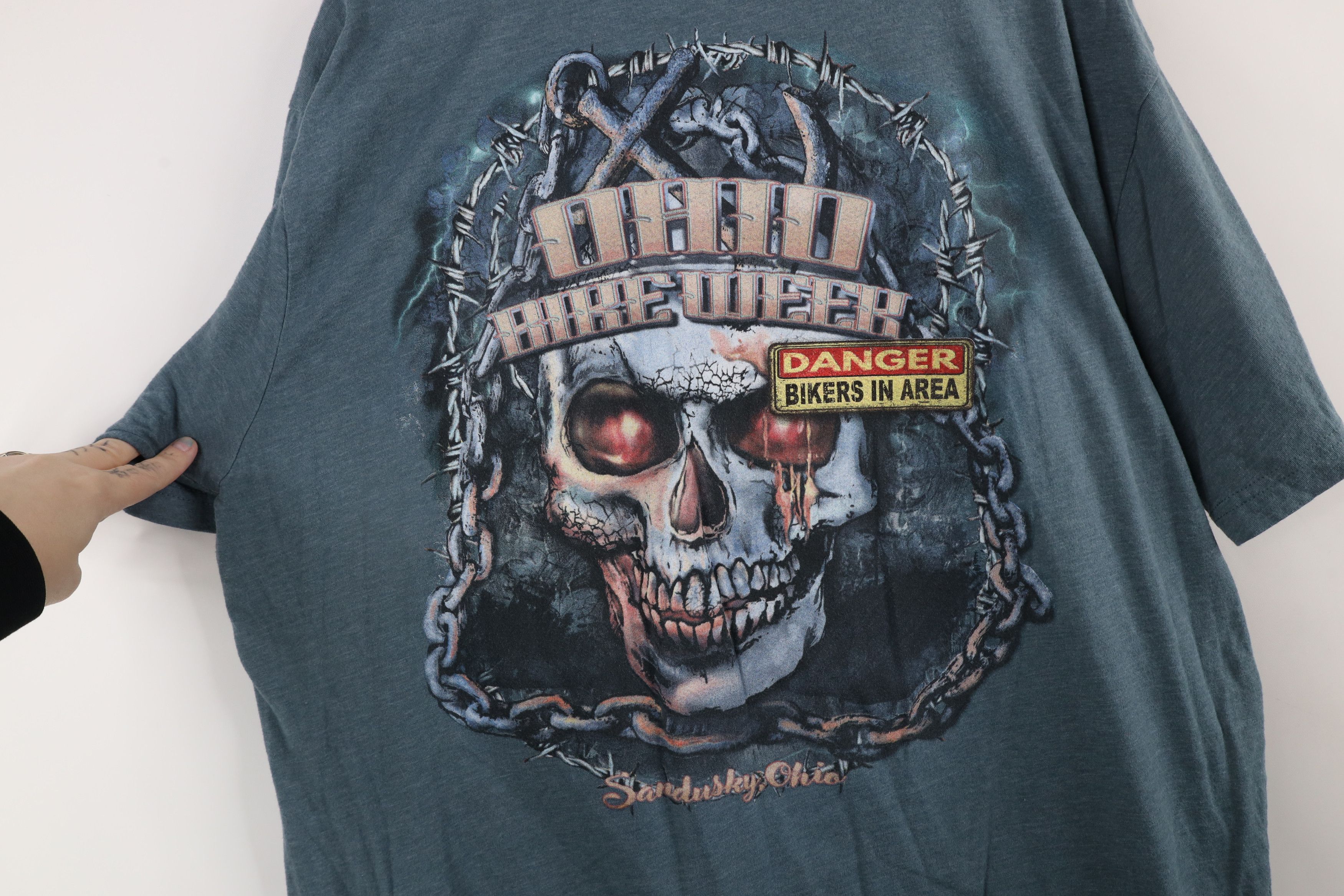 Vintage Vintage Streetwear Week Skull Skeleton T-Shirt Steel Blue Size US XL / EU 56 / 4 - 7 Thumbnail