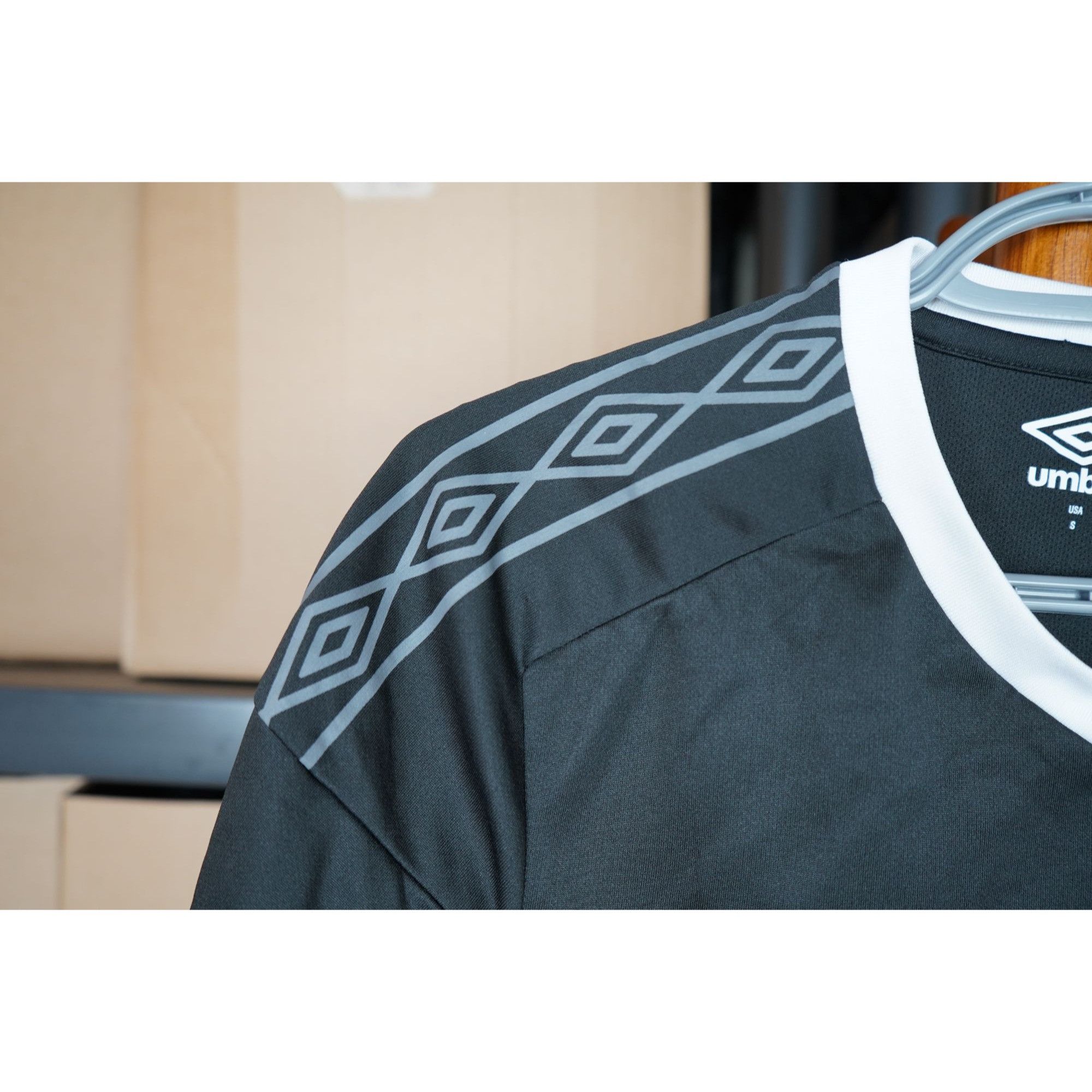 Umbro Umbro Black/White Vneck Classic S #396 Size US S / EU 44-46 / 1 - 4 Thumbnail