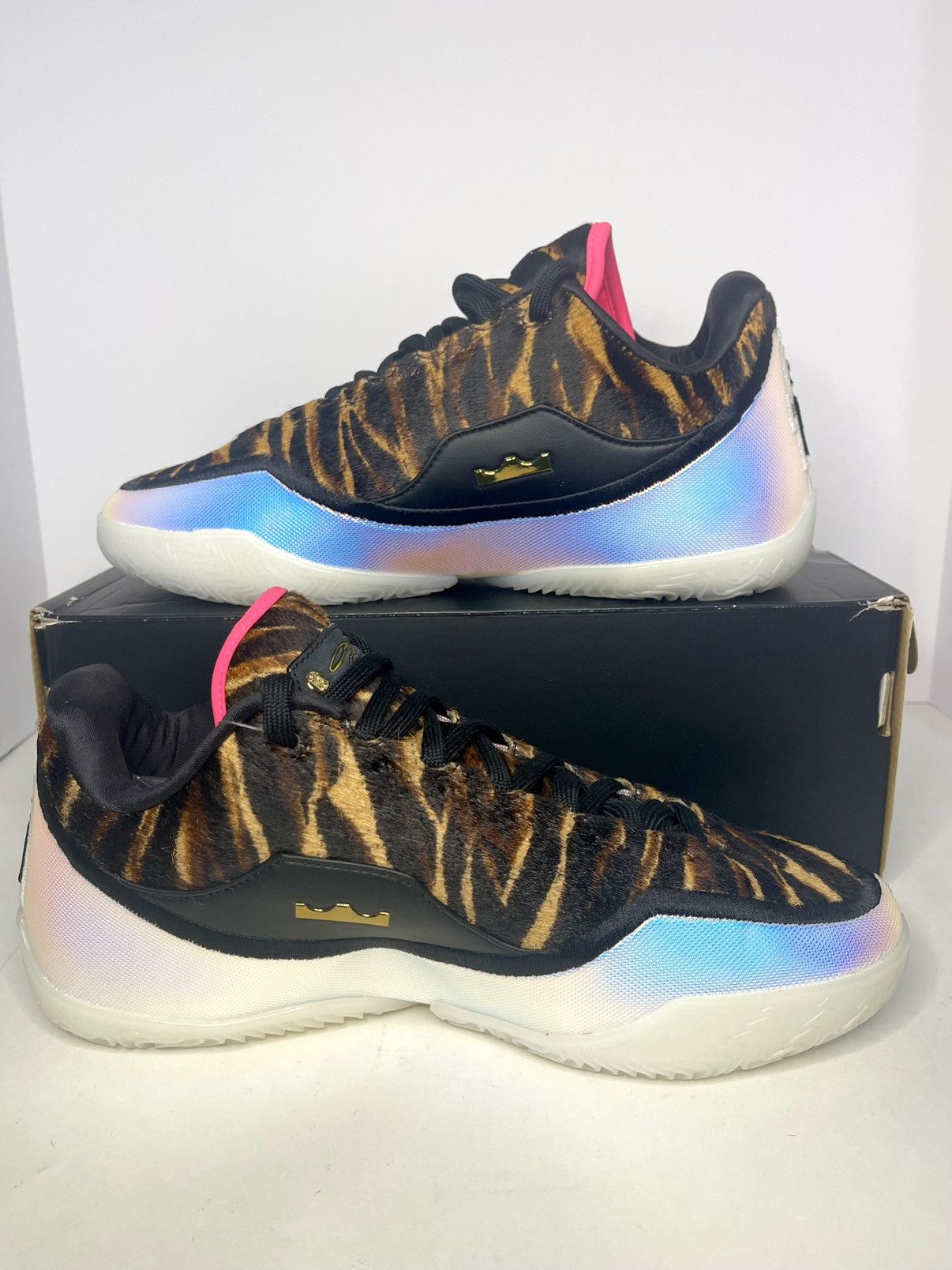 Nike Nike LeBron 23 EP Heatwave Iridescent Size 9 IO1115-100 Size US 9 / EU 42 - 2 Thumbnail