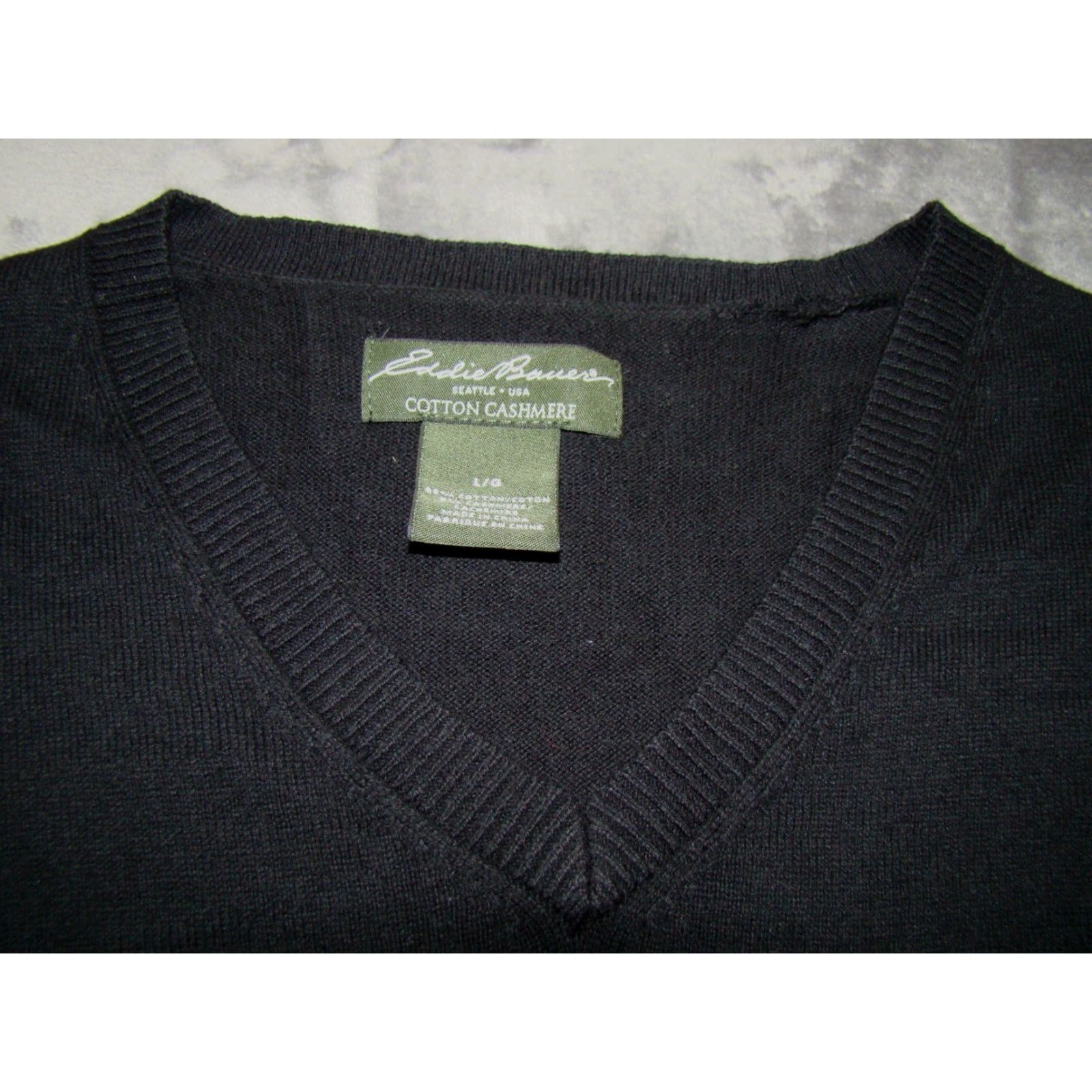 Eddie Bauer Eddie Bauer Mens L Cotton Cashmere Pullover V Neck Long Sleeve Black Sweater Size US L / EU 52-54 / 3 - 2 Thumbnail