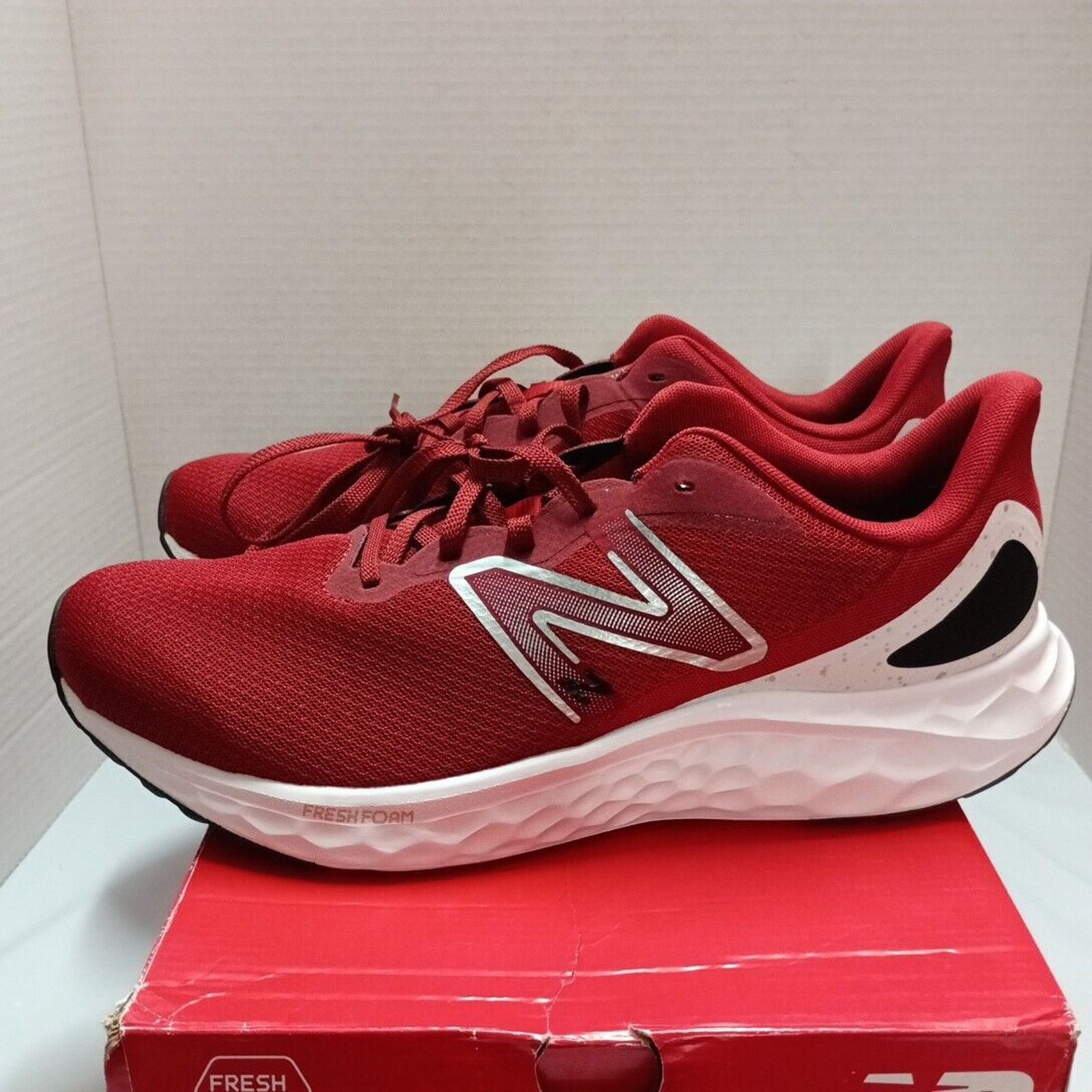 New Balance New Balance Foam Arishi V4 Running Shoes Men's Size 13 D Red Size US 13 / EU 46 - 4 Thumbnail