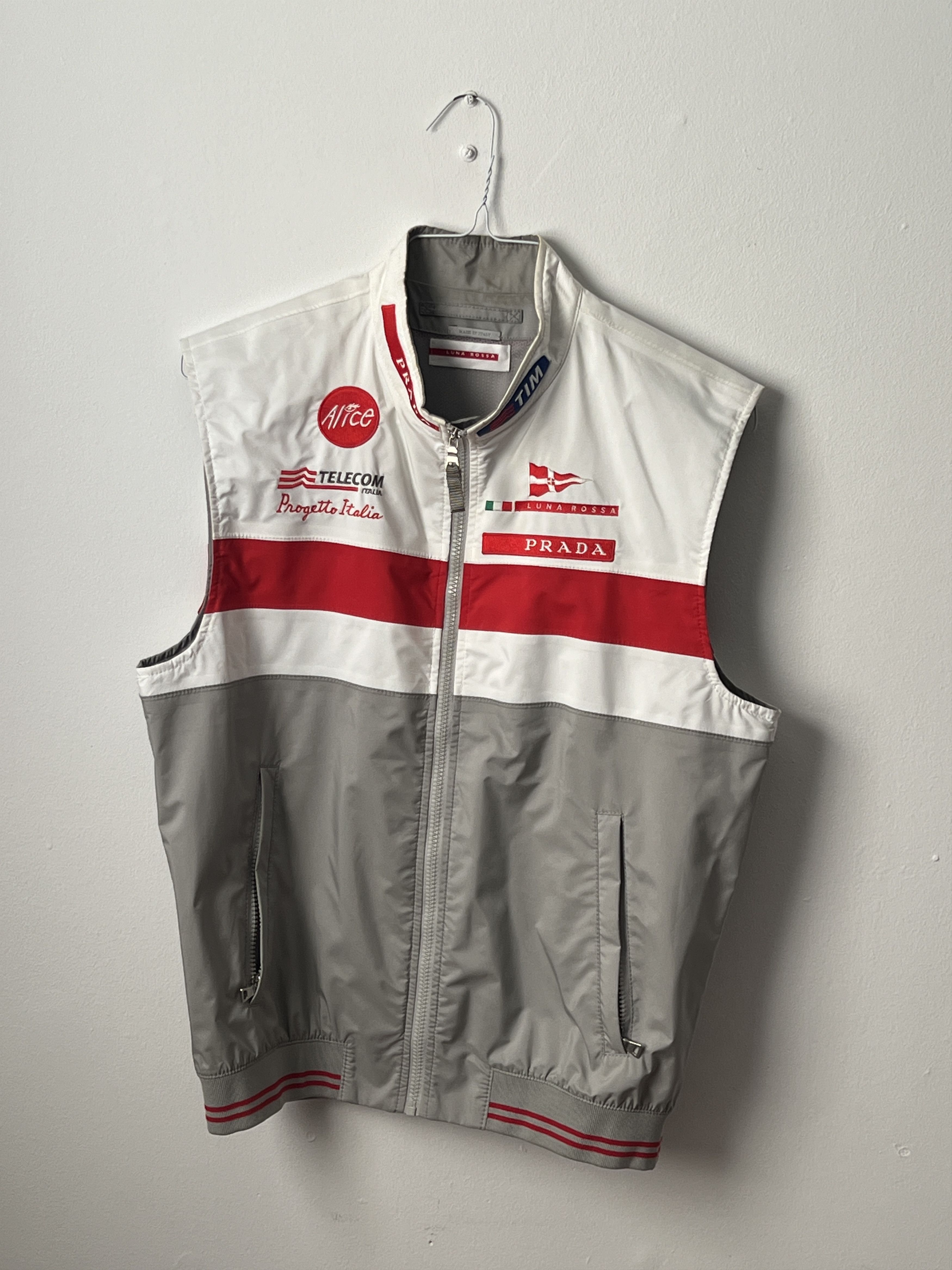 Prada PRADA LUNA ROSSA RACING VEST SIZE 52 Size US L / EU 52-54 / 3 - 1 Thumbnail