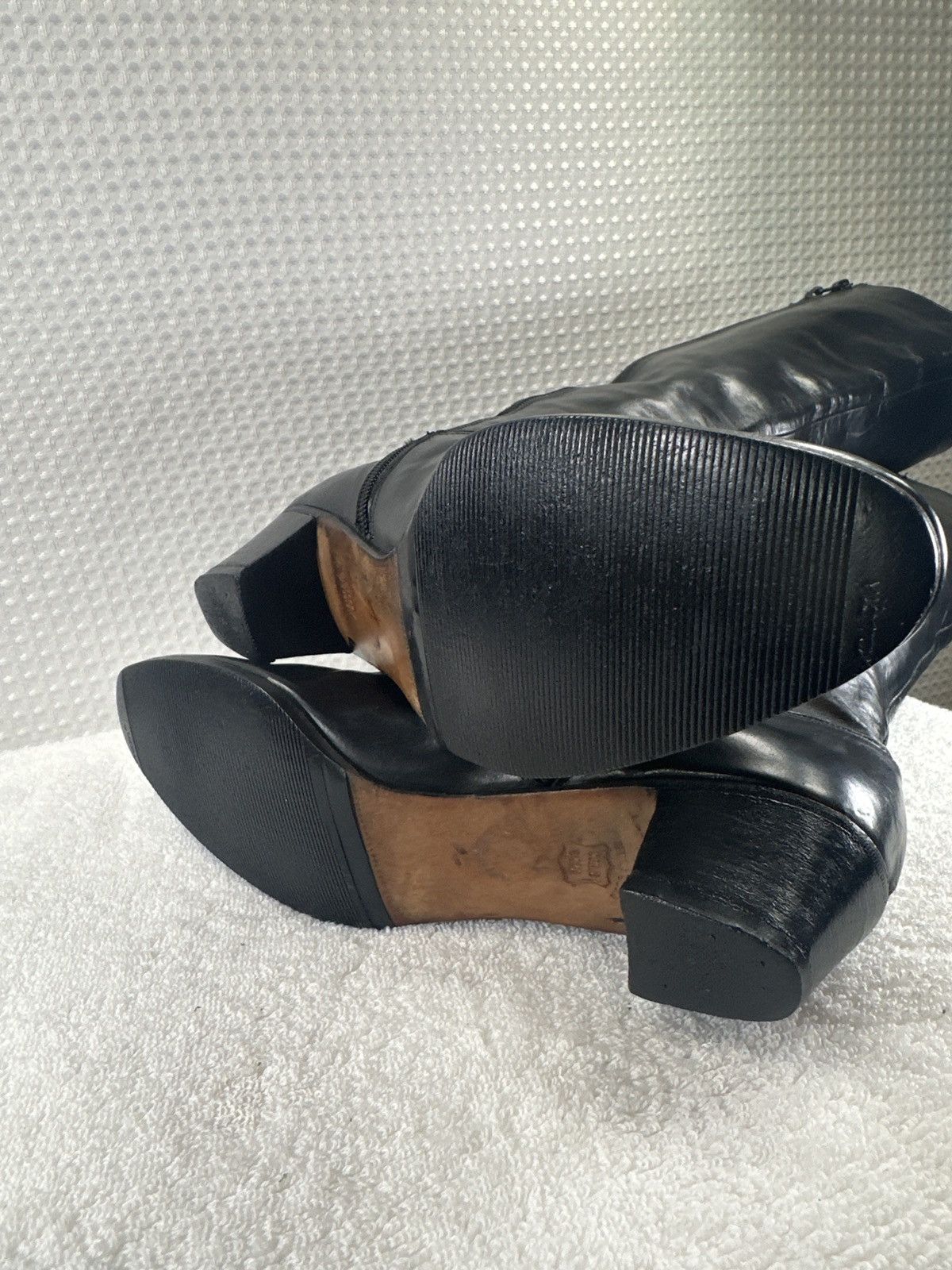 Salvatore Ferragamo Salvatore Ferragamo Black Leather Boots Sz 5.5 Size US 5.5 / IT 35.5 - 8 Thumbnail