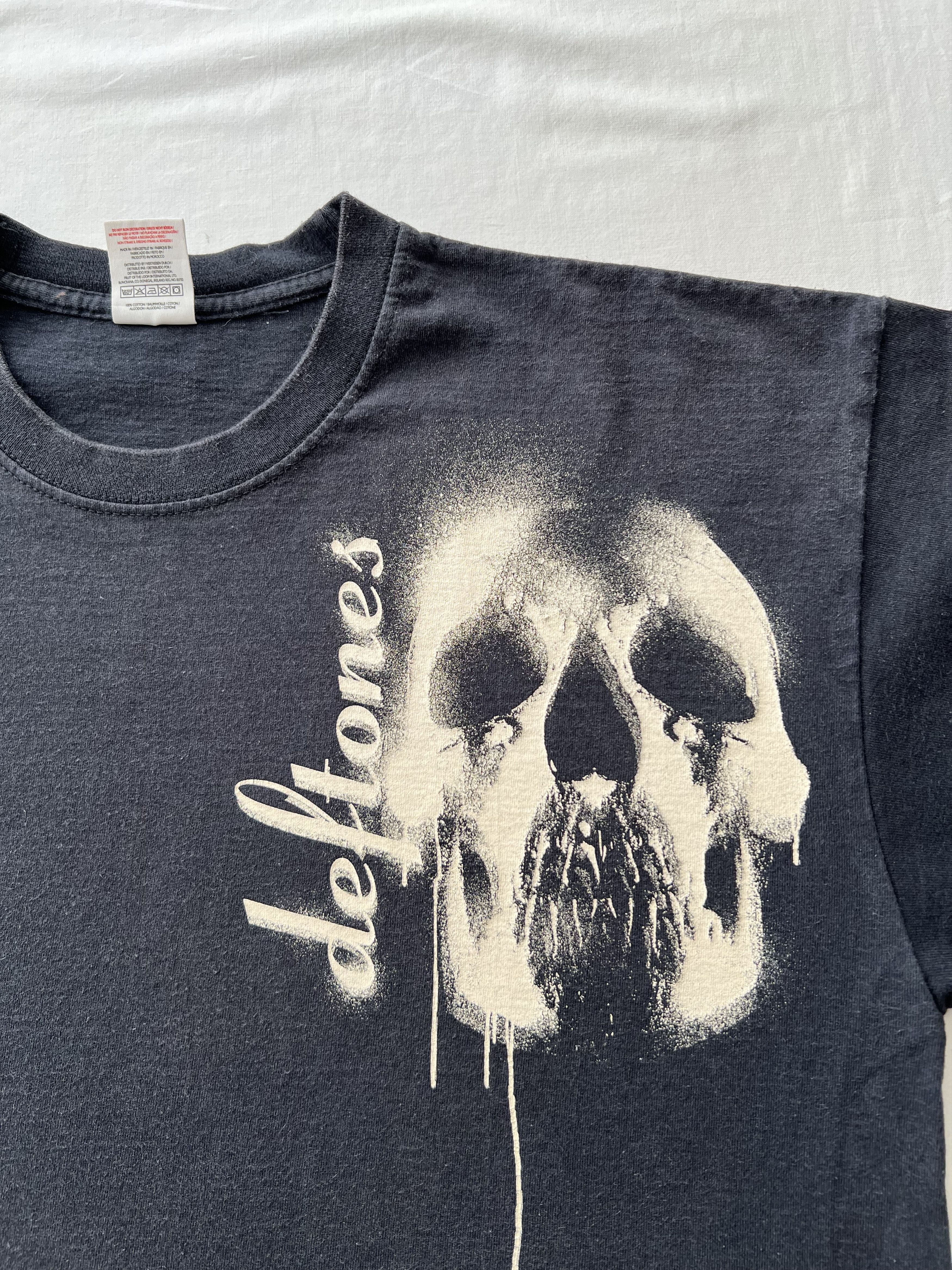 Band Tees Vintage 2000s Deftones Skull Metal Band Y2k Black T-shirt Size US L / EU 52-54 / 3 - 7 Thumbnail
