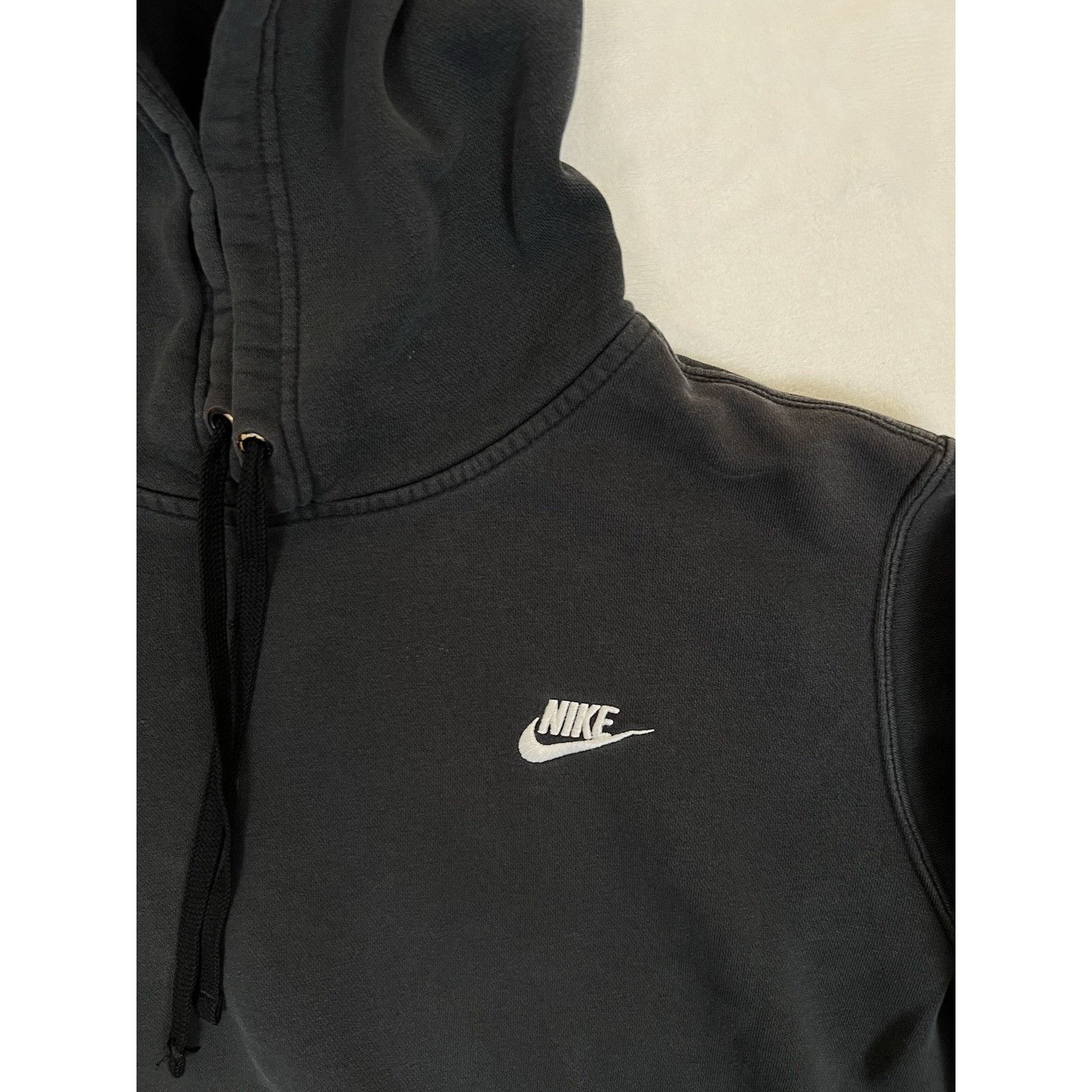 Nike Vintage Nike Black Pullover Hoodie Sweatshirt Size Medium Su Size US M / EU 48-50 / 2 - 5 Thumbnail