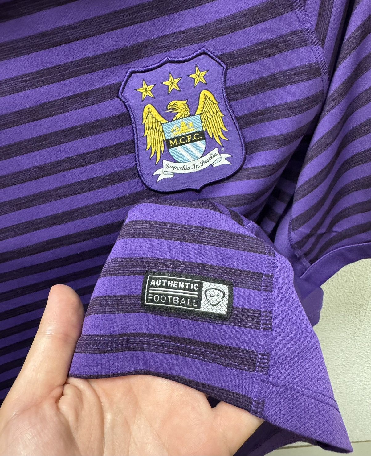 Nike Manchester City Nike soccer jersey Xl sz vintage Size US XL / EU 56 / 4 - 6 Thumbnail