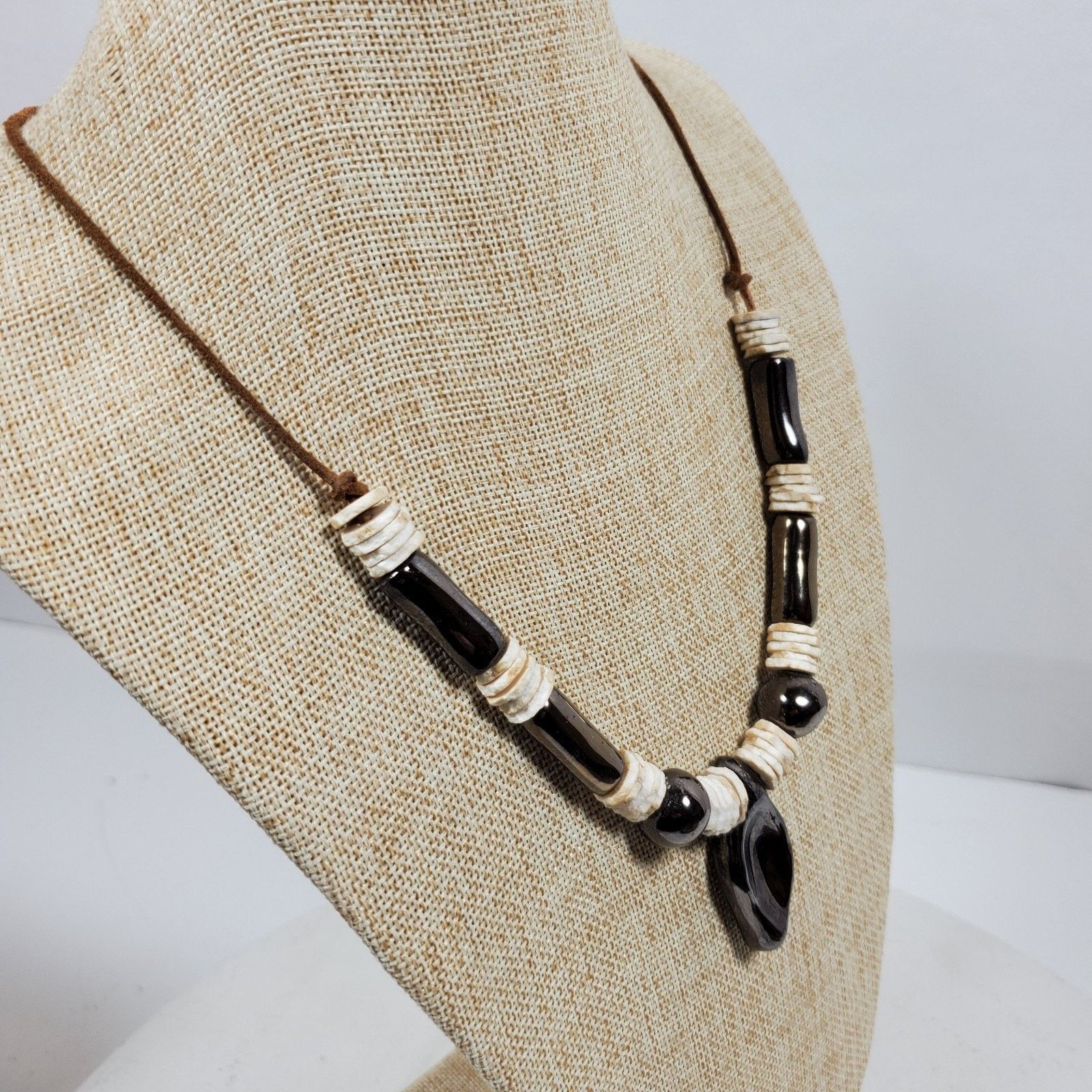 The Unbranded Brand Vintage Handcrafted Ceramic Spoon Beaded Shell Necklace 20" Size ONE SIZE - 2 Thumbnail