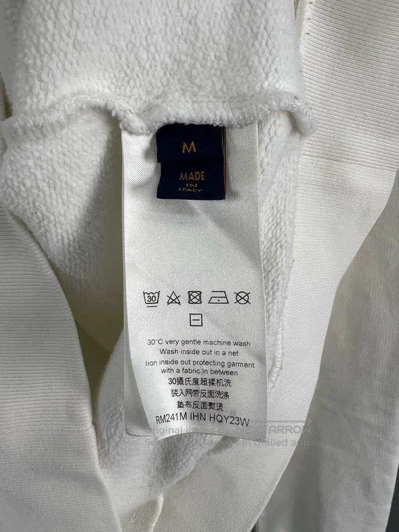 Louis Vuitton LOUIS VUITTON LV Logo Print Sweatshirt. Size US M / EU 48-50 / 2 - 4 Thumbnail