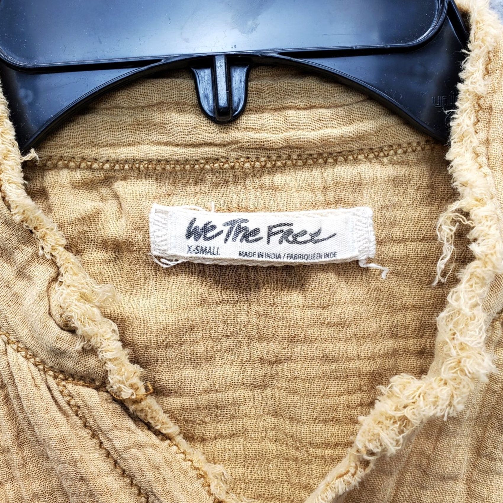 Vintage We The Free Frayed Shirt Womens XS Tan Textured Long Sleeve Pocket Button Front Size XS / US 0-2 / IT 36-38 - 5 Thumbnail