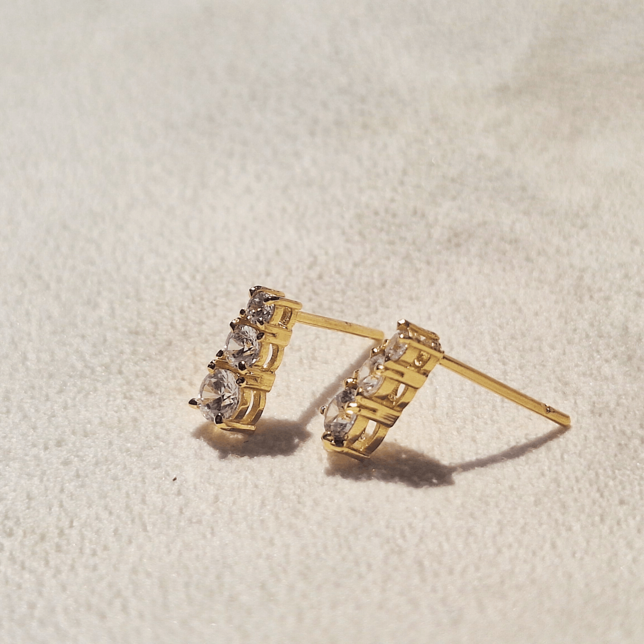 Other Graduate Stud earring Moissanite 925 Silver earring Size ONE SIZE - 3 Thumbnail