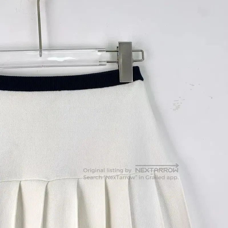 Miu Miu Miu Miu Women's White Cotton Pleated Skirt . Size 22" - 3 Thumbnail
