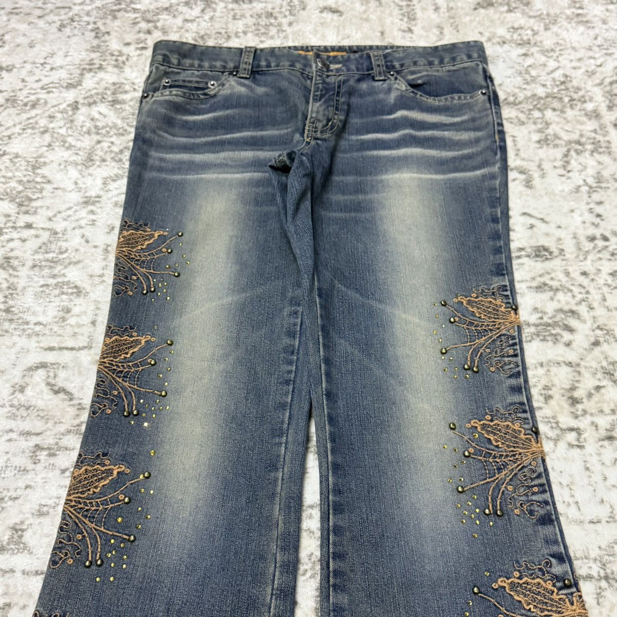 Japanese Brand Japanese Brand Boho Hippie Embroidery Studded Flare Jeans Size US 28 / EU 44 - 3 Thumbnail