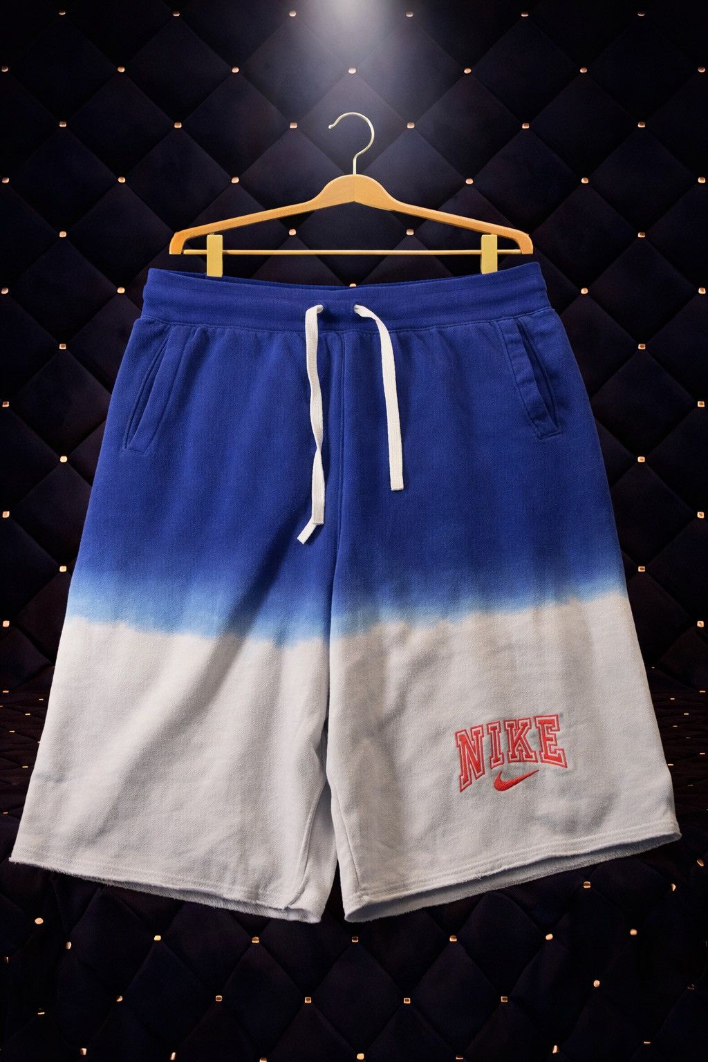 Nike NIKE SPELLOUT LOGO DIP-DYE FLEECE SHORTS Size US 32 / EU 48 - 1 Preview