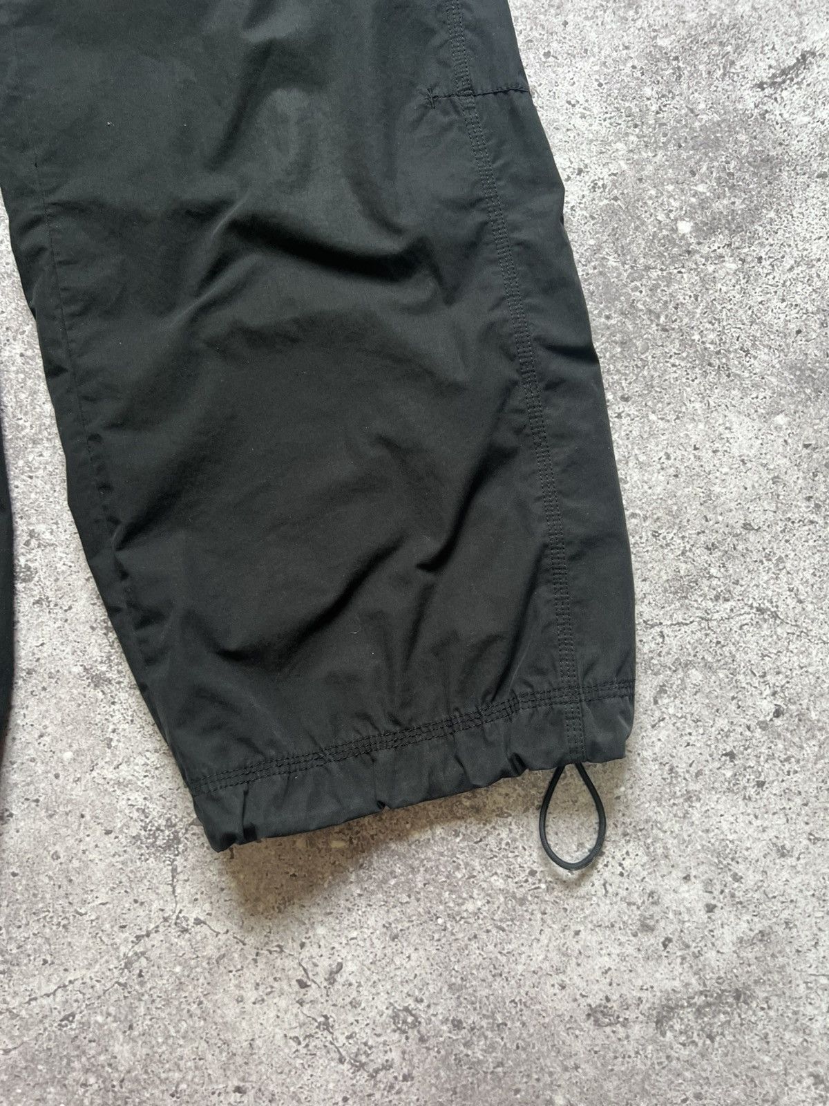 Vintage Vintage Nike Y2K Swoosh Cargo Pants Size 32" / US 10 / IT 46 - 8 Thumbnail