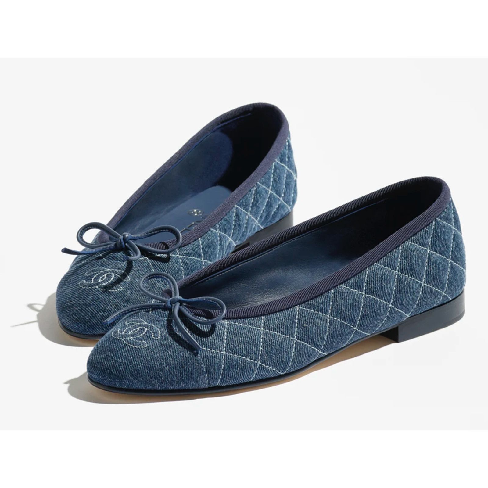 Chanel Chanel Denim Blue Quilted CC Bow Ballet Flat 41.5 Size US 11.5 / IT 41.5 - 1 Thumbnail