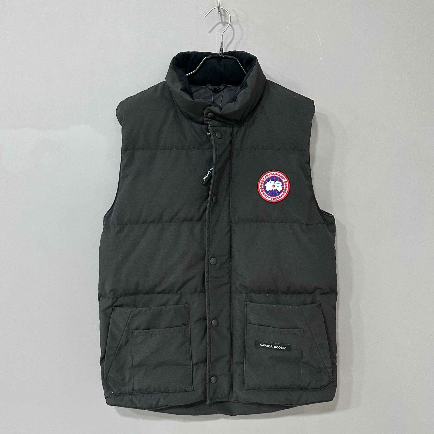 Canada Goose Canada Goose Down Black Tank Top s Men Size US S / EU 44-46 / 1 - 1 Thumbnail