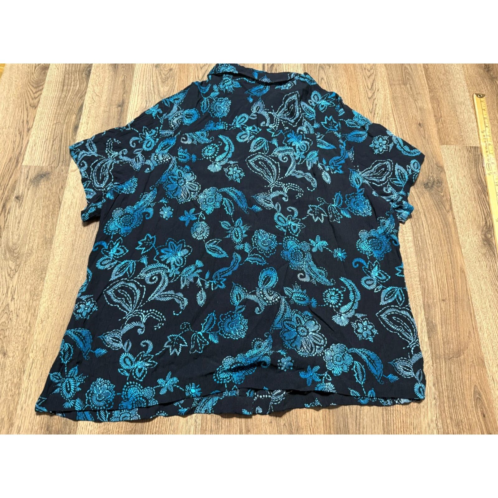 Vintage Jaclyn Smith Shirts Men's 2X Blue Black Short Sleeve Button-Up Casual Shirt | Blue Black Solid Polyester Jaclyn Smith Casual Button-Up 2X Mens Size XXL / US 16-18 / IT 52-54 - 4 Thumbnail