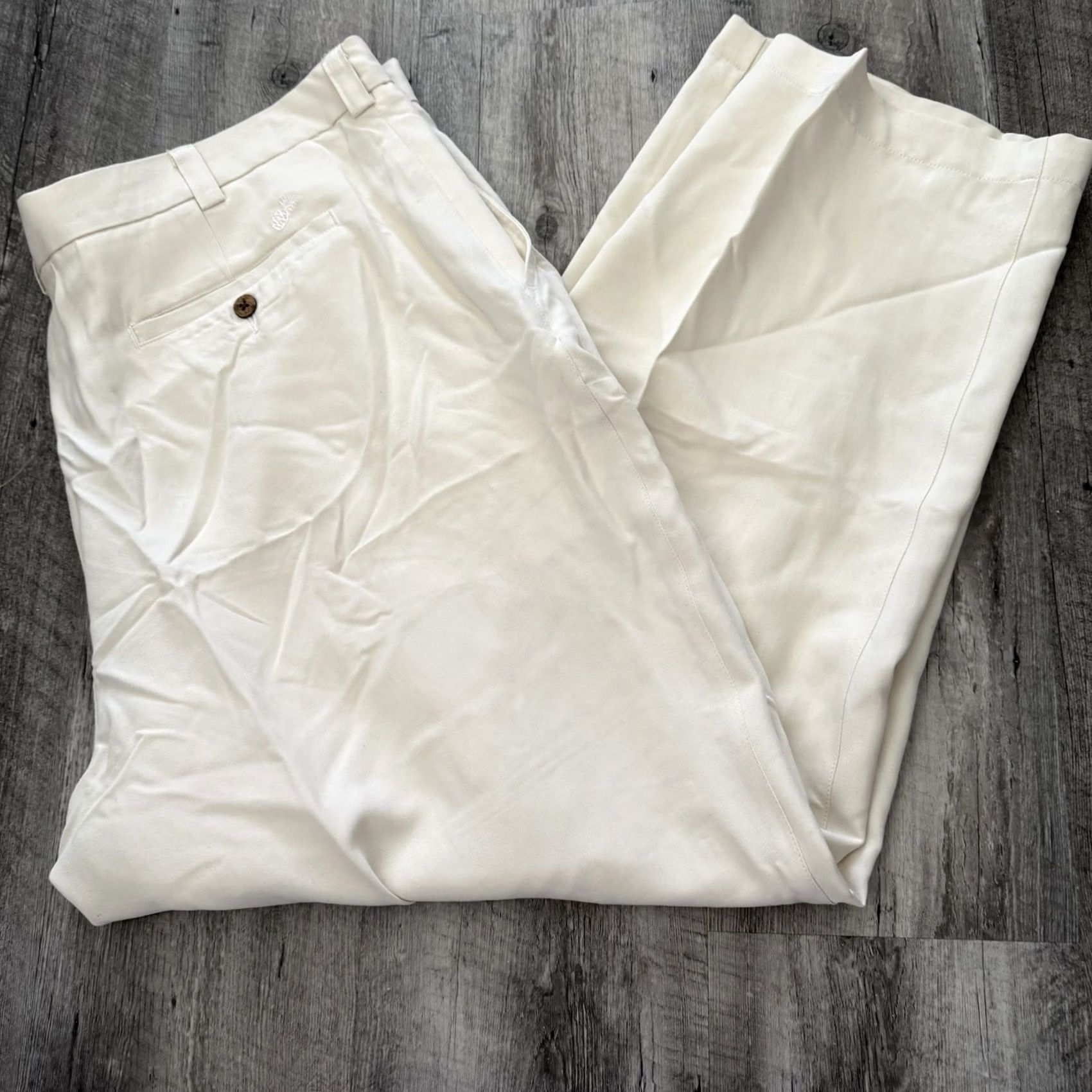 Roundtree & Yorke VINTAGE Roundtree & Yorke Caribbean Silk Pants Mens 42x32 Ivory Flat Front Khakis Casual/Business 42 Beige Solid Mens Size US 42 / EU 58 - 5 Thumbnail