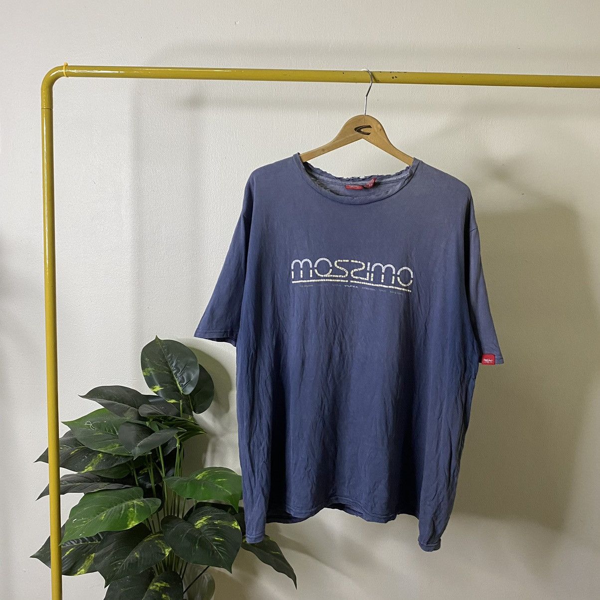 Mossimo Vintage 2000s Mossimo Distressed Faded T Shirt Size US XL / EU 56 / 4 - 1 Thumbnail