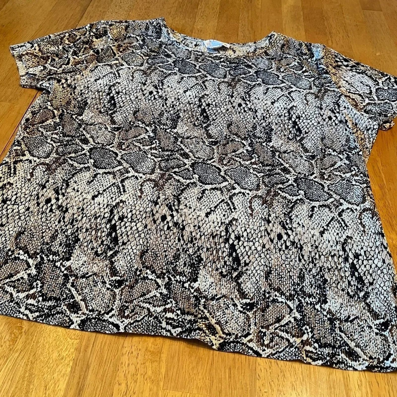 The Unbranded Brand Tess snake print top, size large. Size L / US 10 / IT 46 - 1 Thumbnail