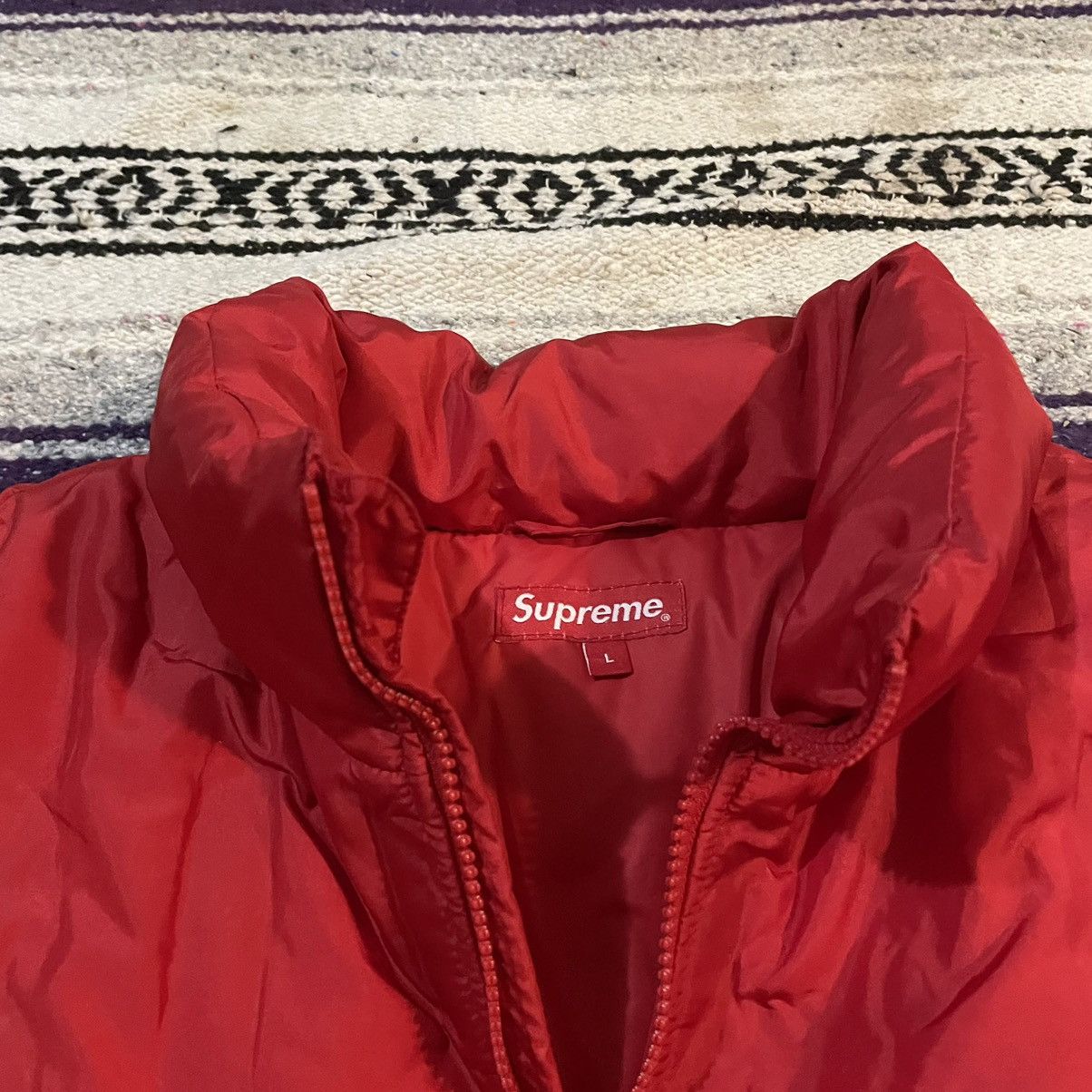 Supreme Supreme Embossed and Beveled Logo Down Puffer Jacket Red L Size US L / EU 52-54 / 3 - 6 Thumbnail