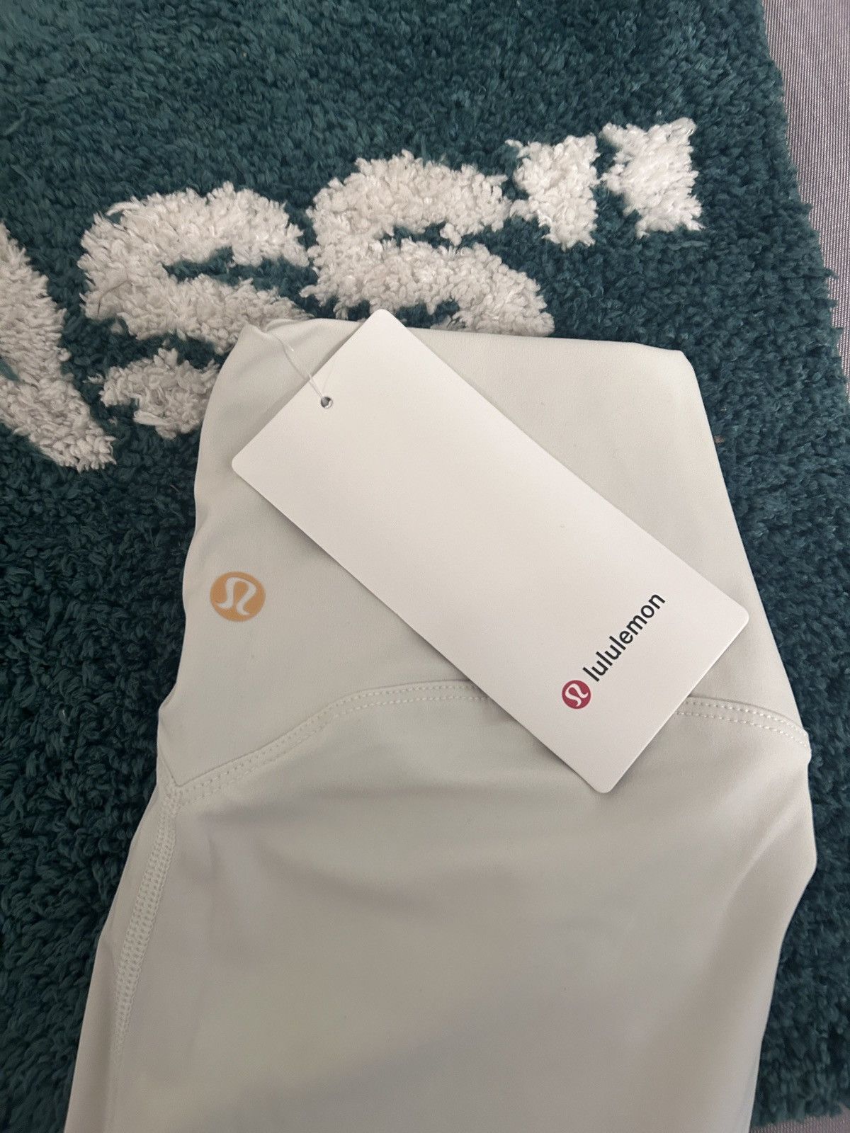 Lululemon White lululemon suit Size S / US 4 / IT 40 - 3 Thumbnail