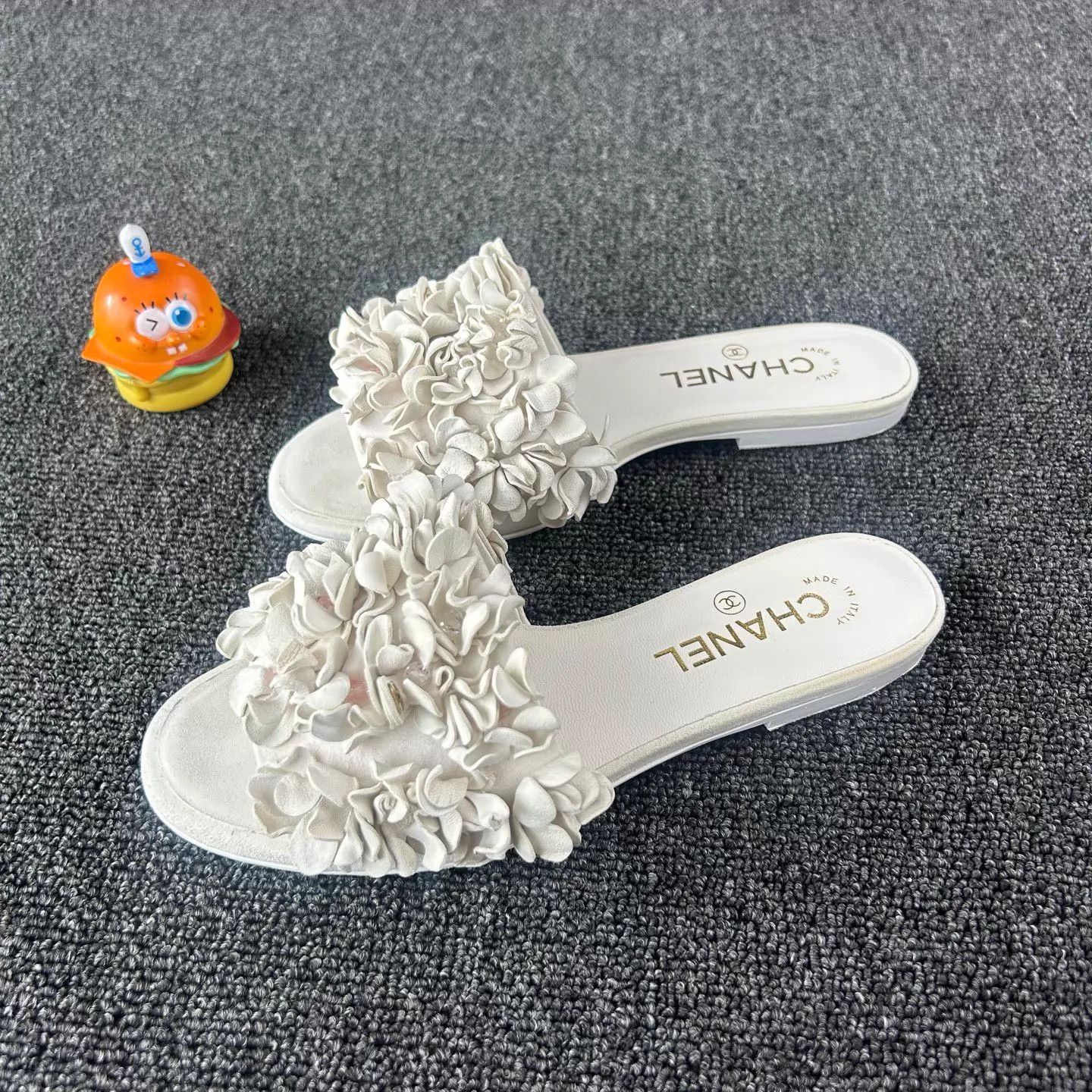 Chanel Chanel 25P Petal Slippers 36 (worn <10, like new) Size US 5.5 / IT 35.5 - 1 Thumbnail