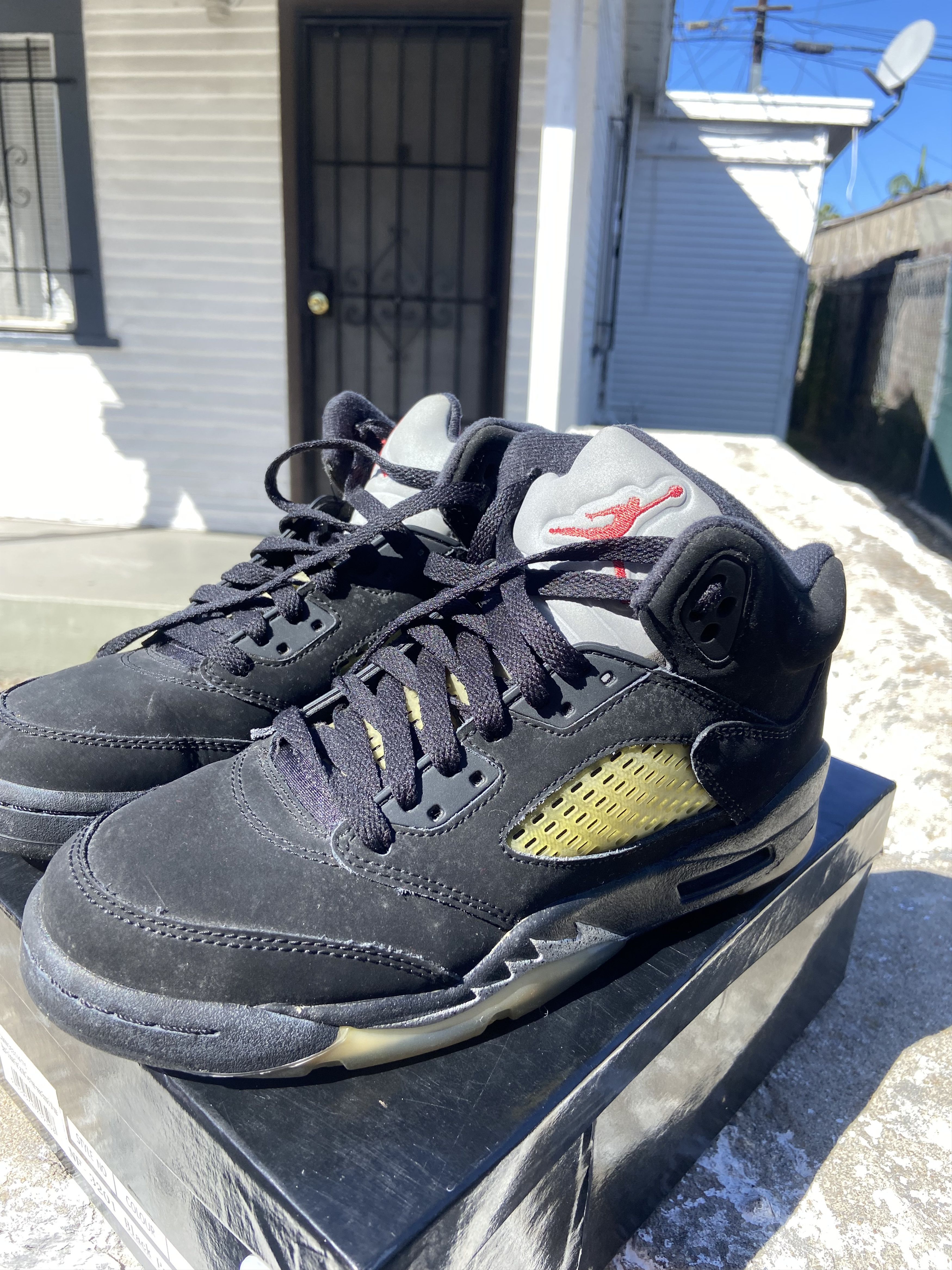Nike Jordan 5 Black Metallic Size US 5 / EU 37 - 3 Thumbnail